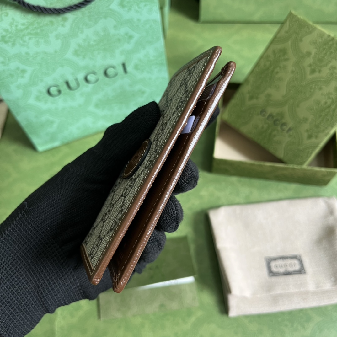 G*u*i wallet-7.5*12cm