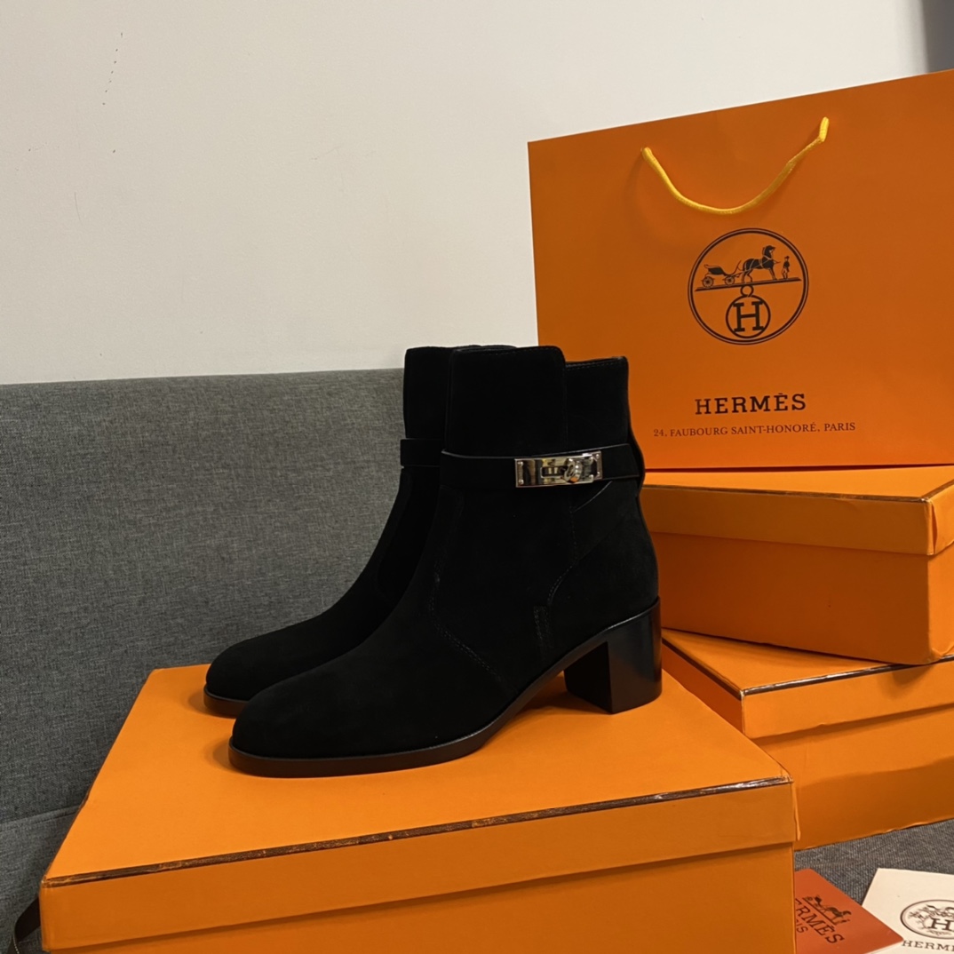 H**mes boots