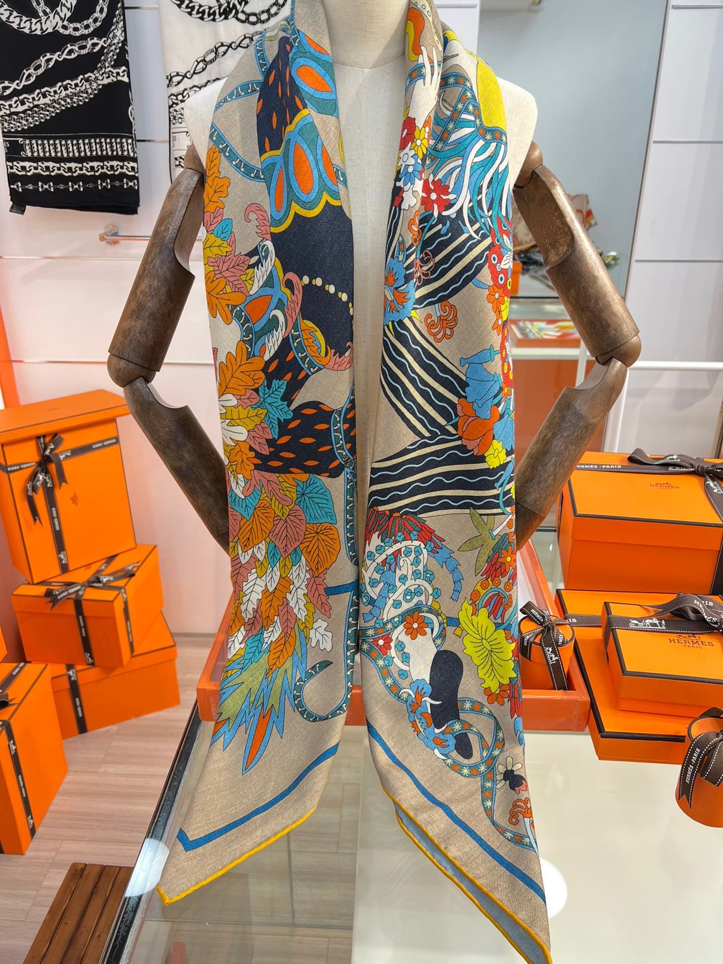 H**mes shawls-140*140cm