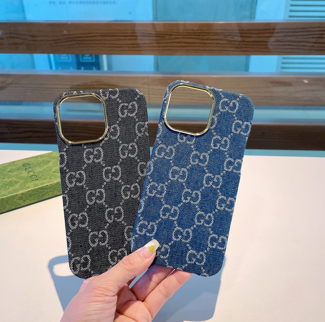 G*u*i phone case