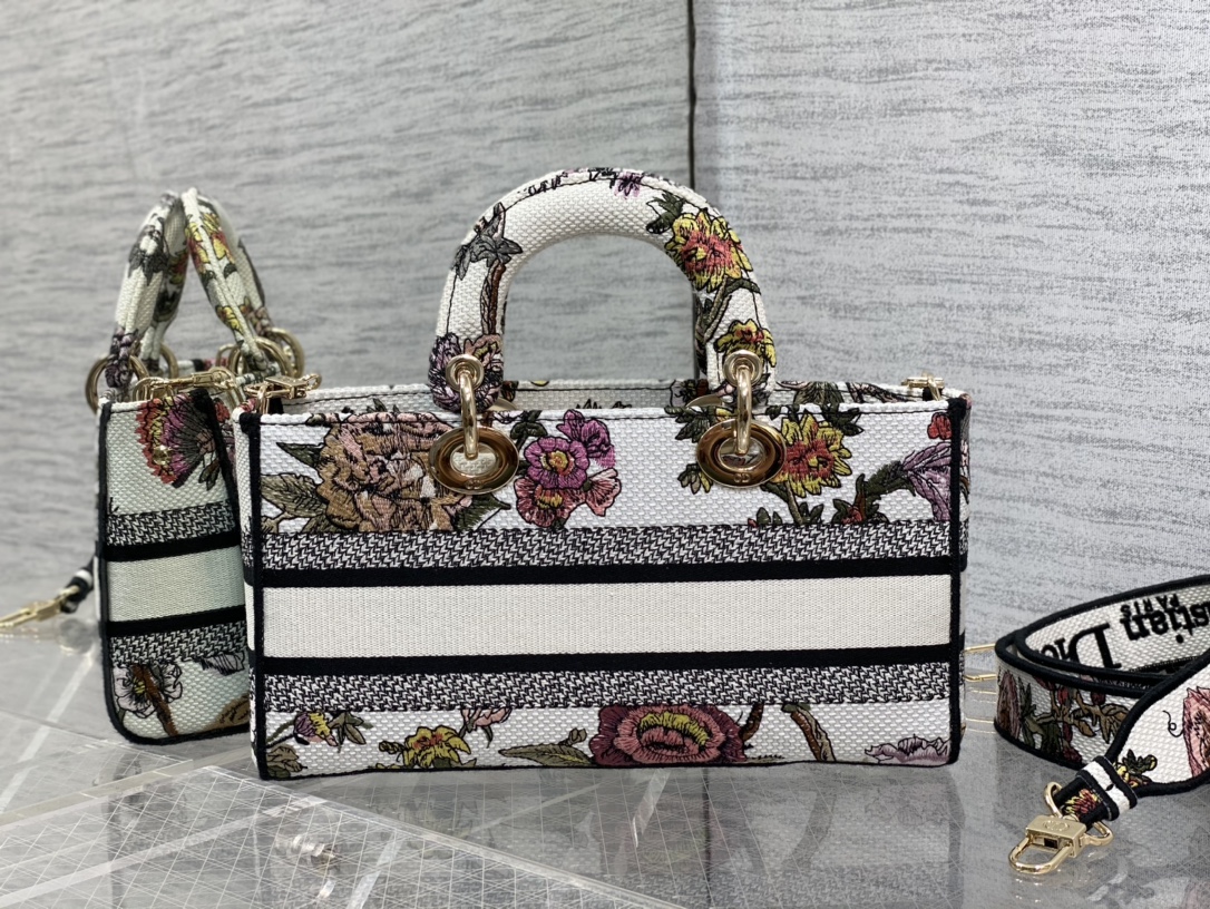 D*or lady bag-26 x 13.5 x 5 cm
