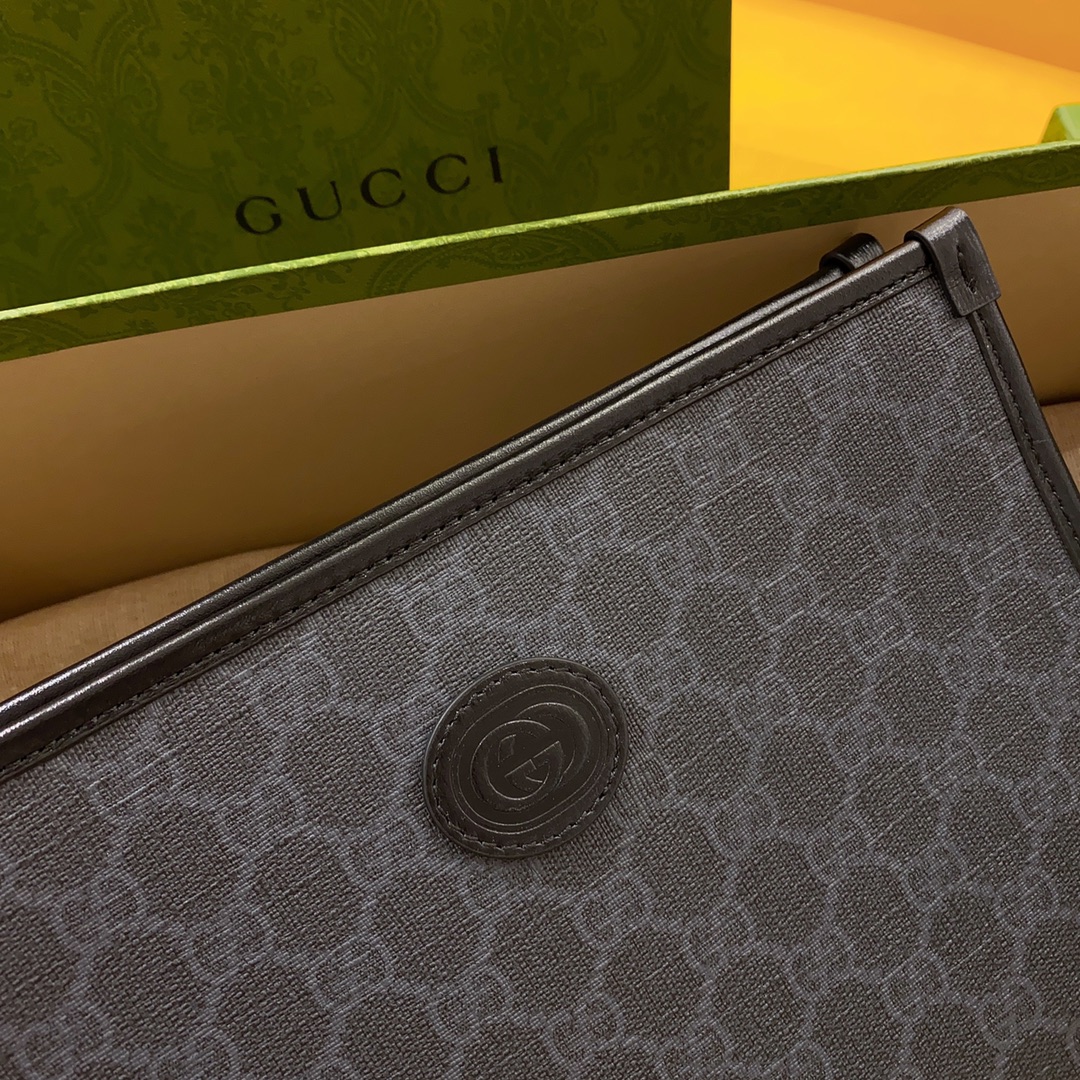 G*u*i pouch-26*20*6cm