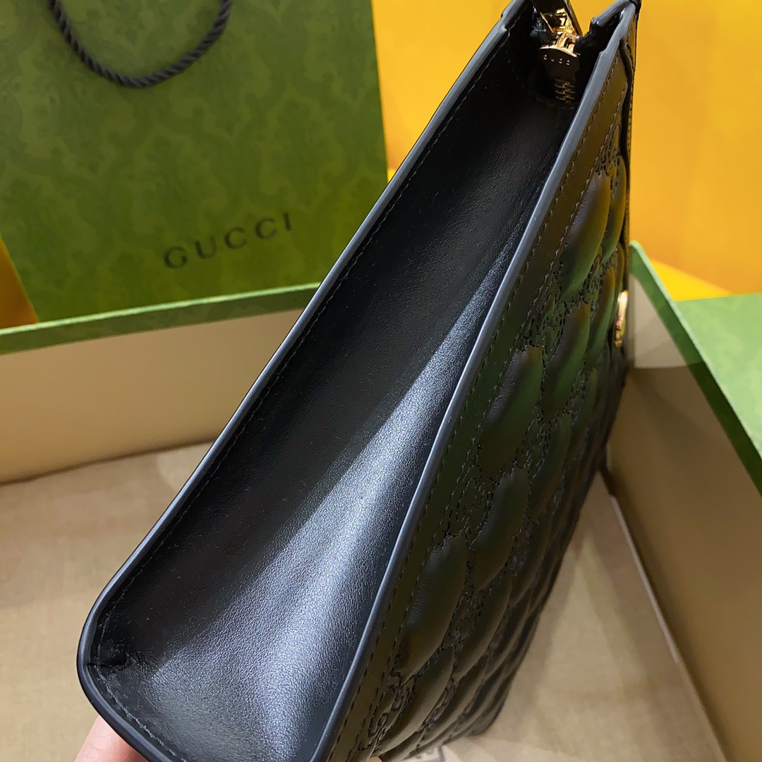 G*u*i pouch-26*20*6cm