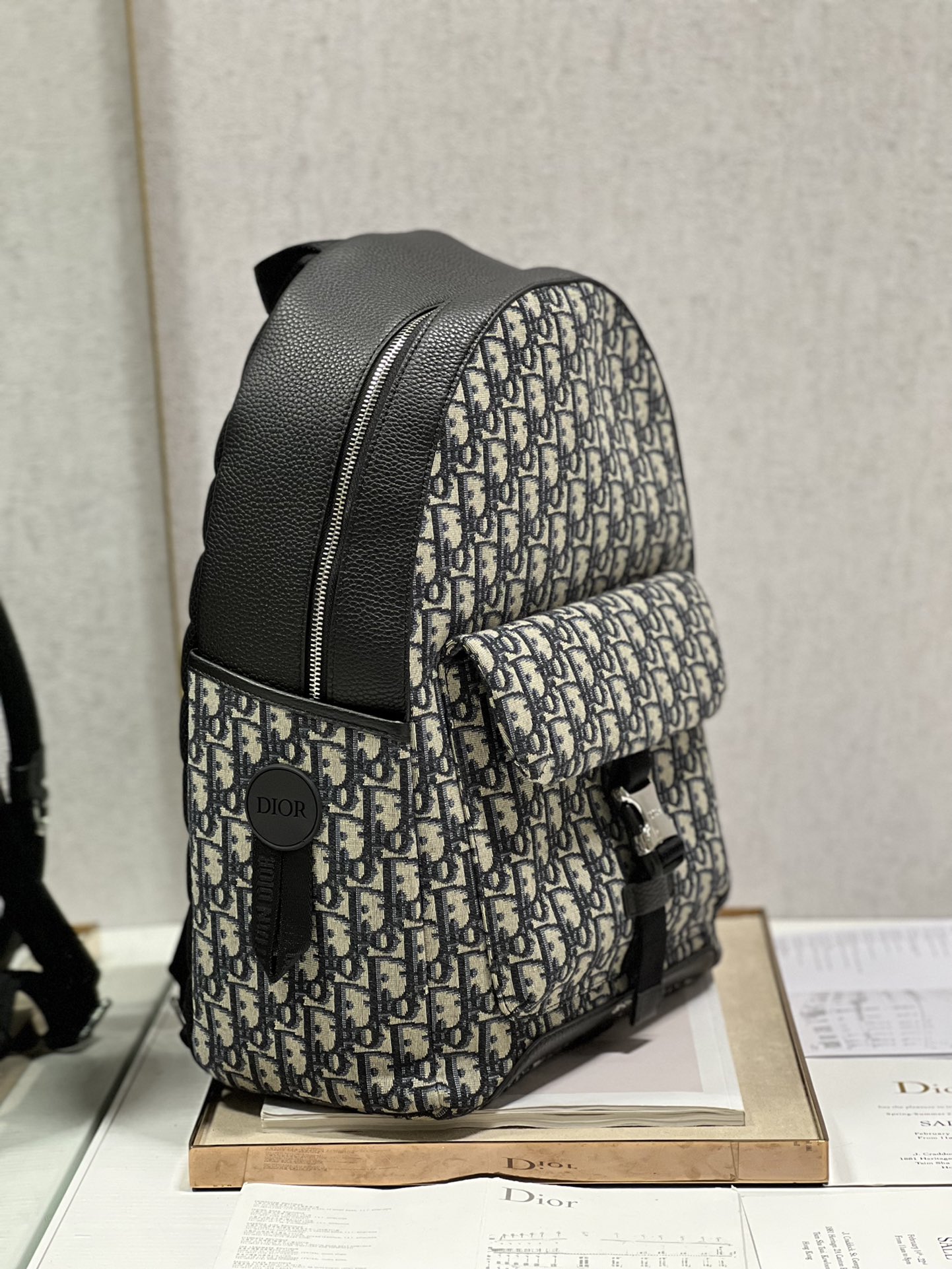 D*or oblique explorer backpack-30×42×14.5cm
