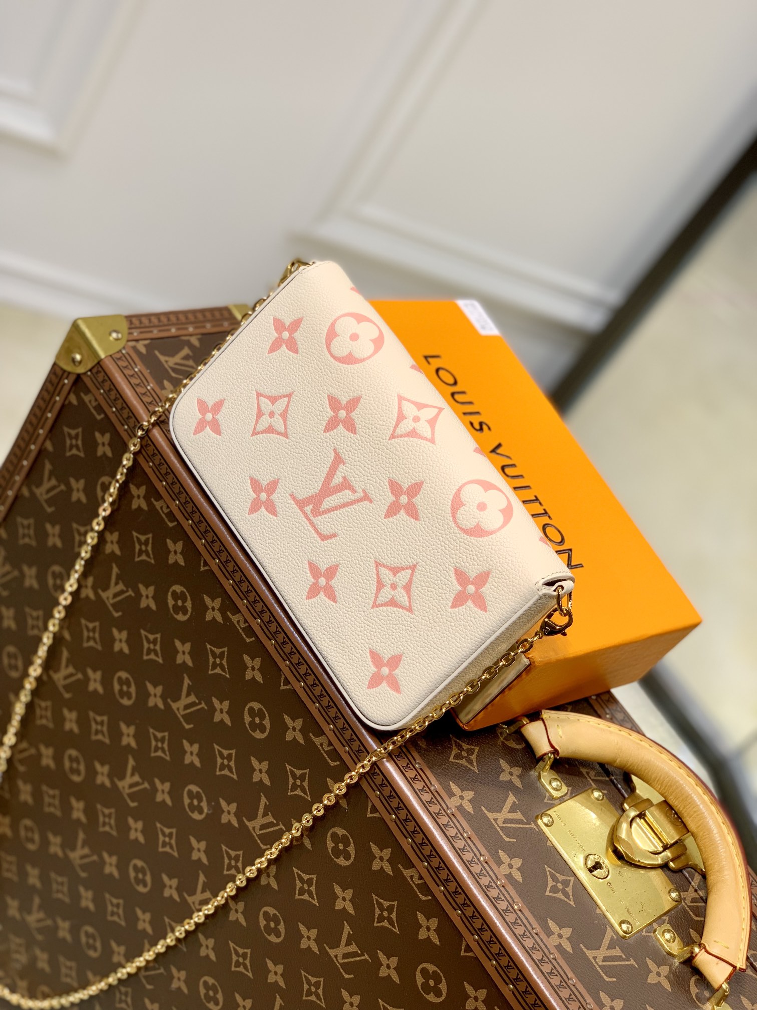 l0*is V*t0n pochette félicie-m82047-21*11* 2cm