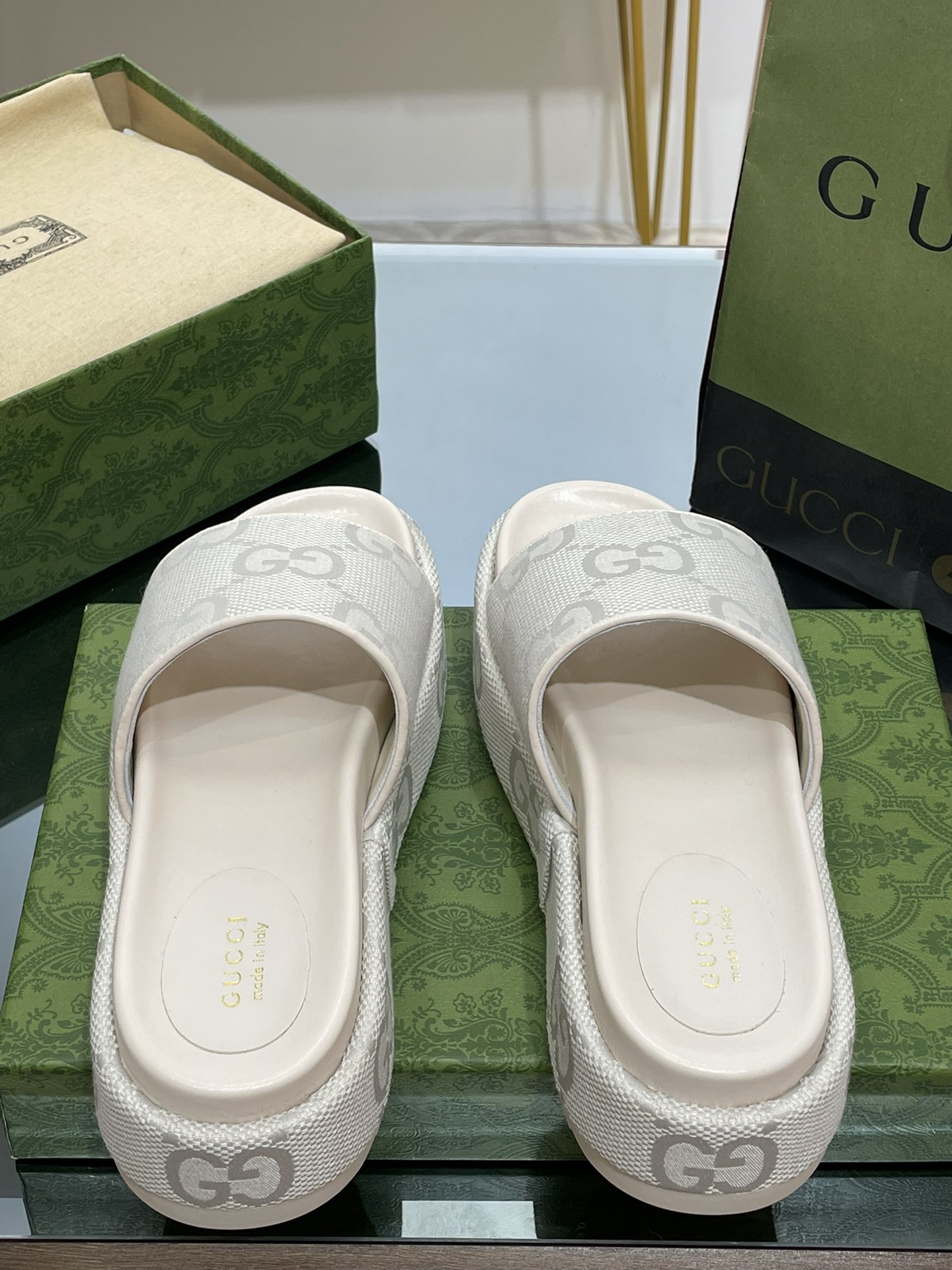 G*u*i slides(size35-43)