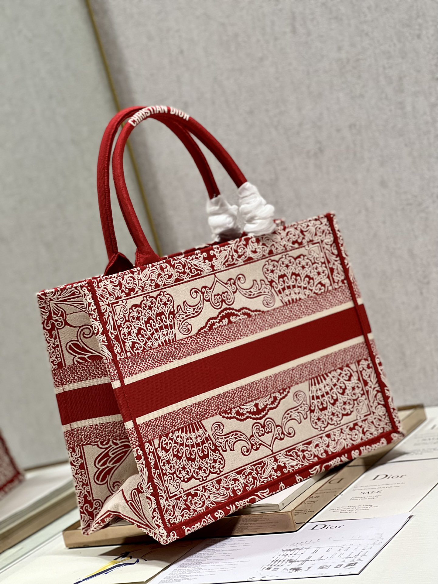 D*or book tote