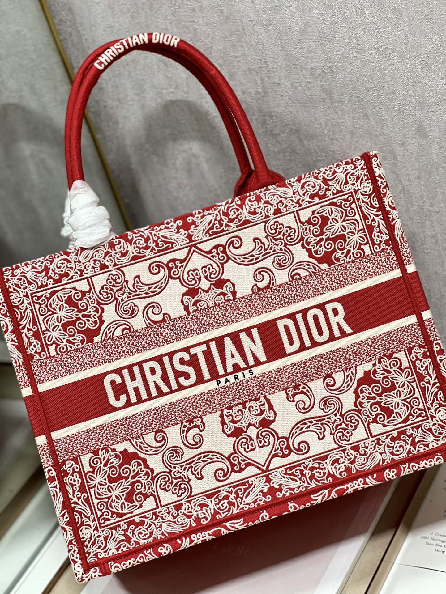 D*or book tote