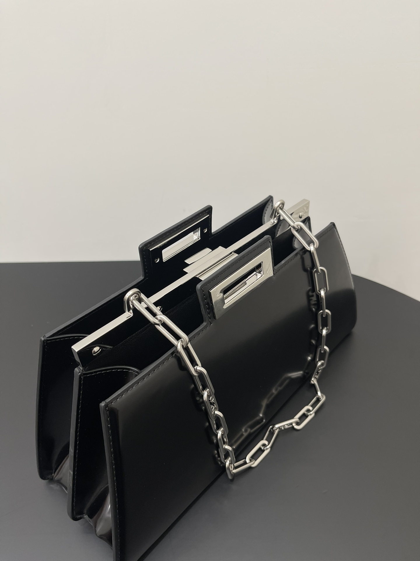 F**di peekaboo iseeu-34x18.50x11cm