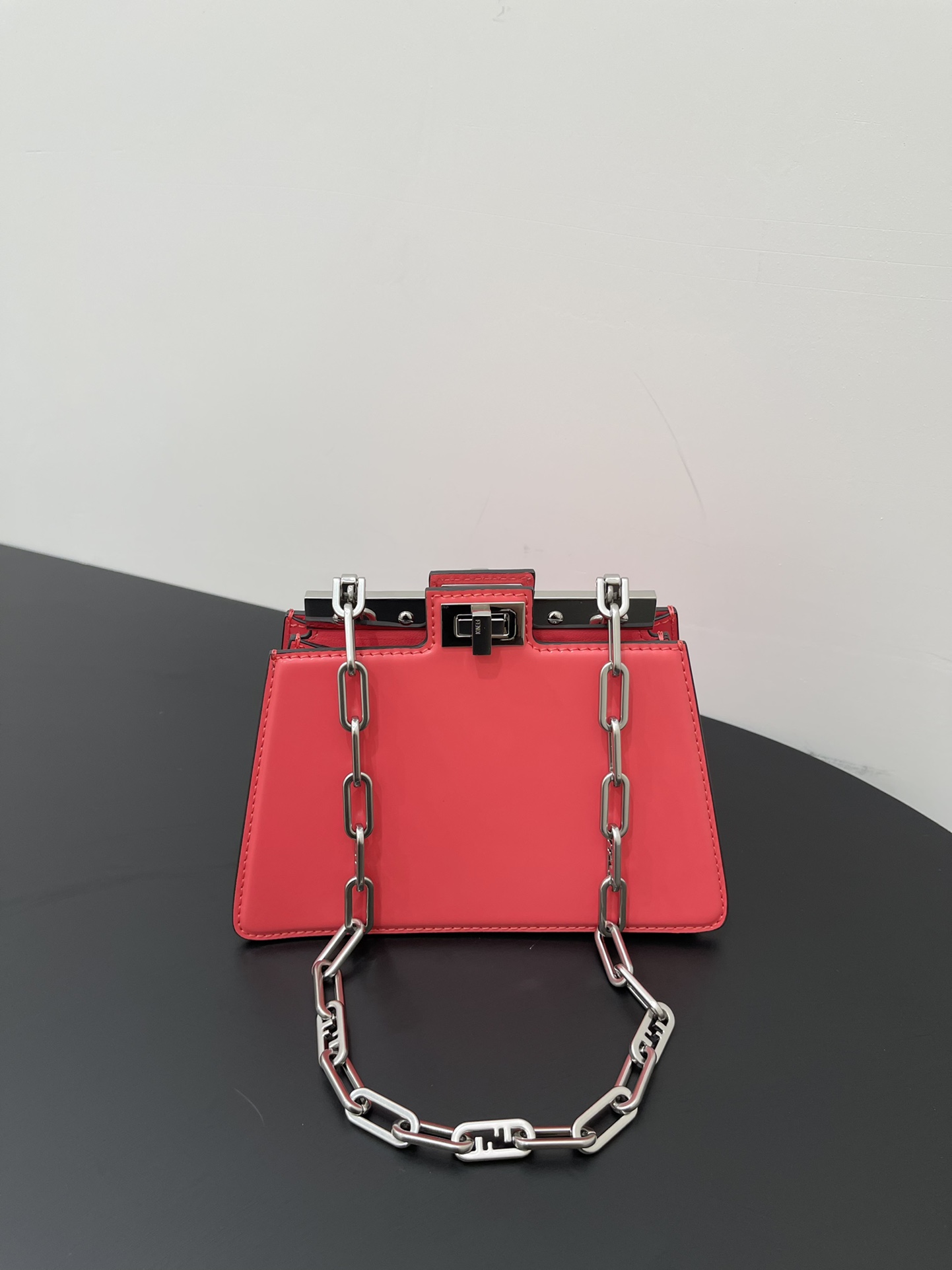 F**di peekaboo iseeu-20.5x11x14cm