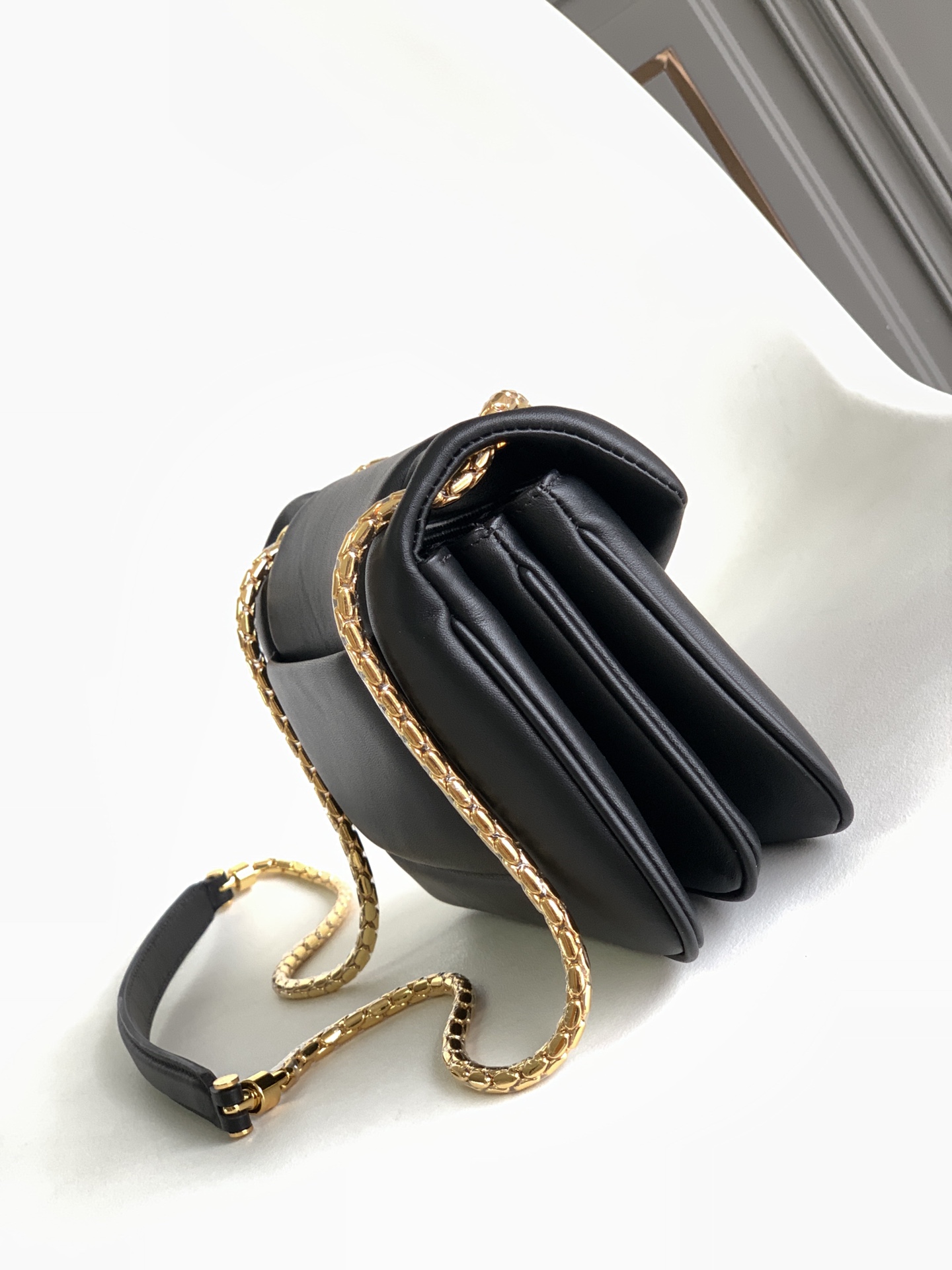 B*l*ai serpenti reverse-22.5*15*7cm