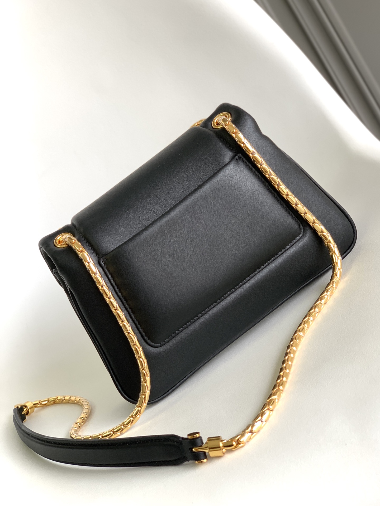 B*l*ai serpenti reverse-22.5*15*7cm