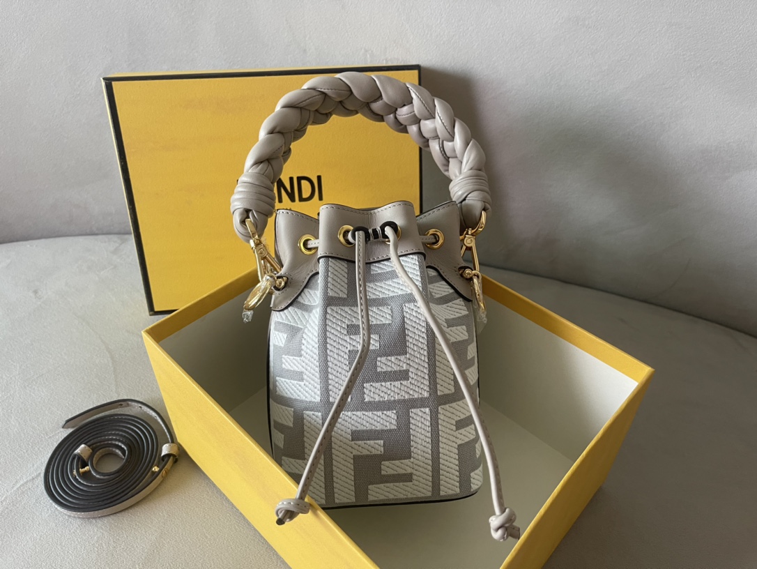 F**di mini mon tresor bag -12x18x10cm