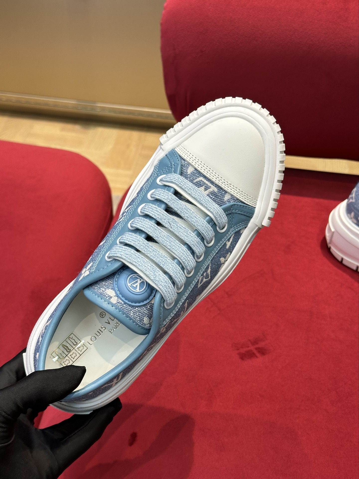 l0*is V*t0n squad sneaker