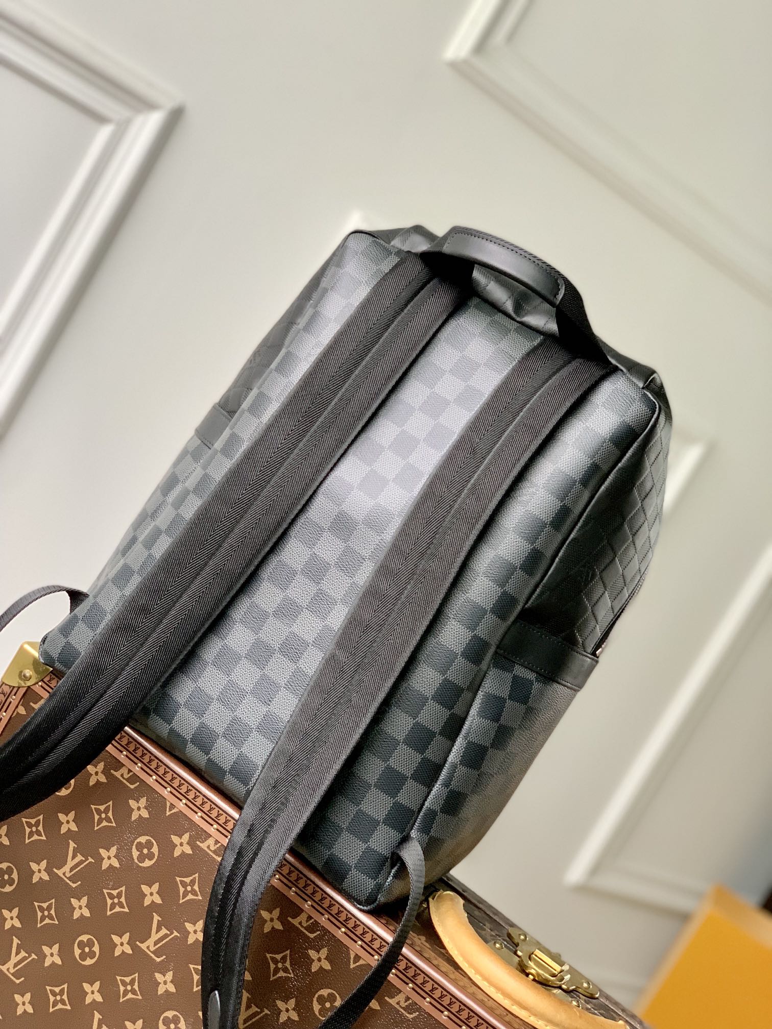 l0*is V*t0n discovery backpack-30*40*20cm