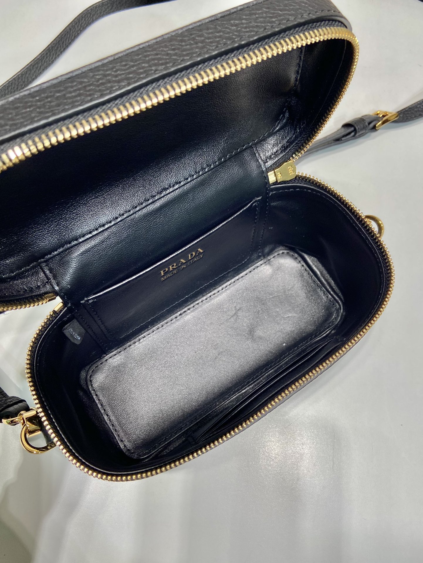 Pra*a 1bh202 cosmetic bag-18*11.5*7.5cm