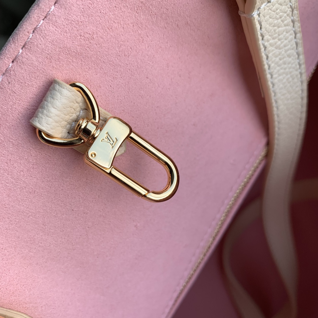l0*is V*t0n x ykonthego handbag-35 x 27 x 14 cm