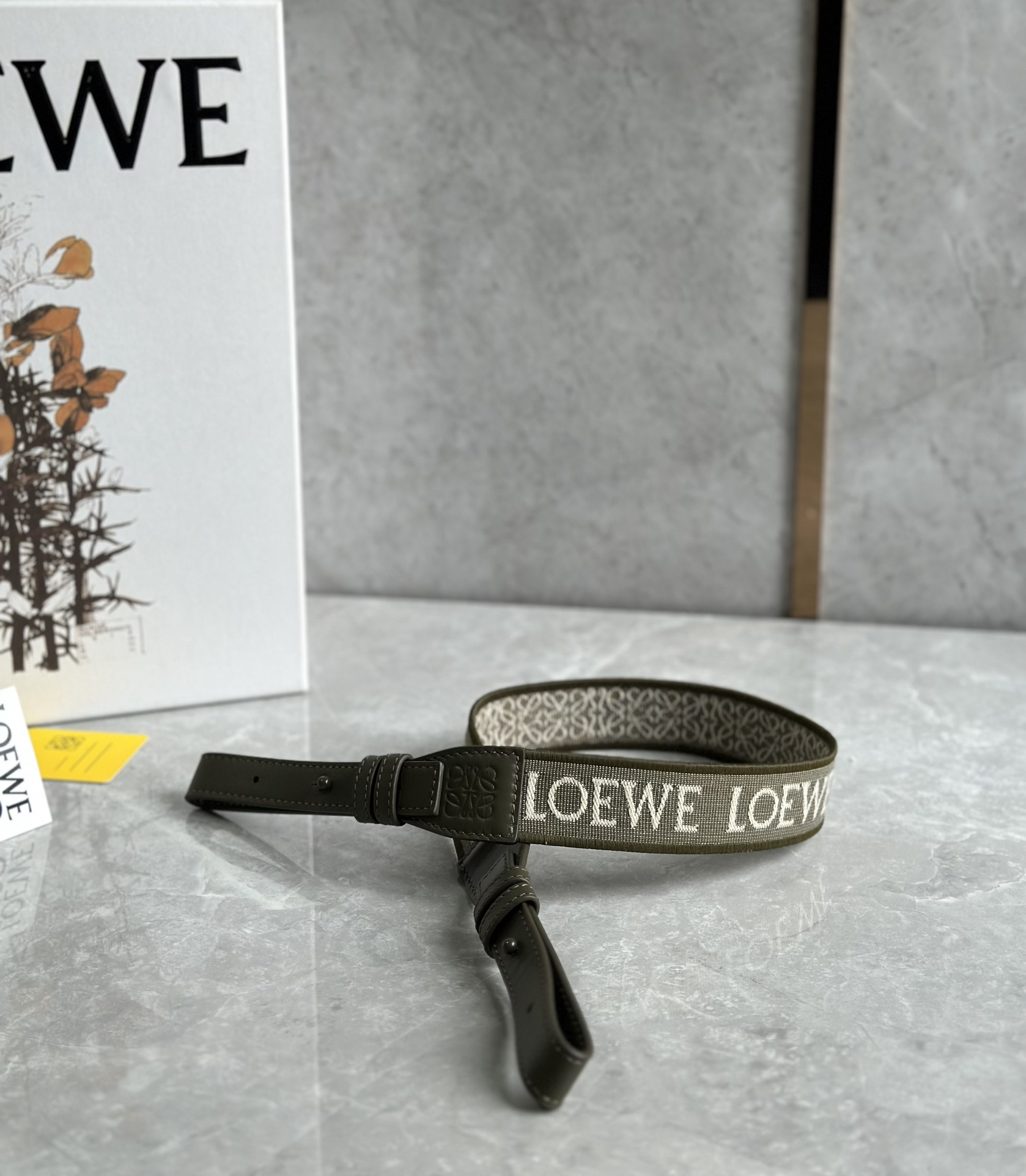 L0ew* hammock bag-19.5*14.4*20.8cm