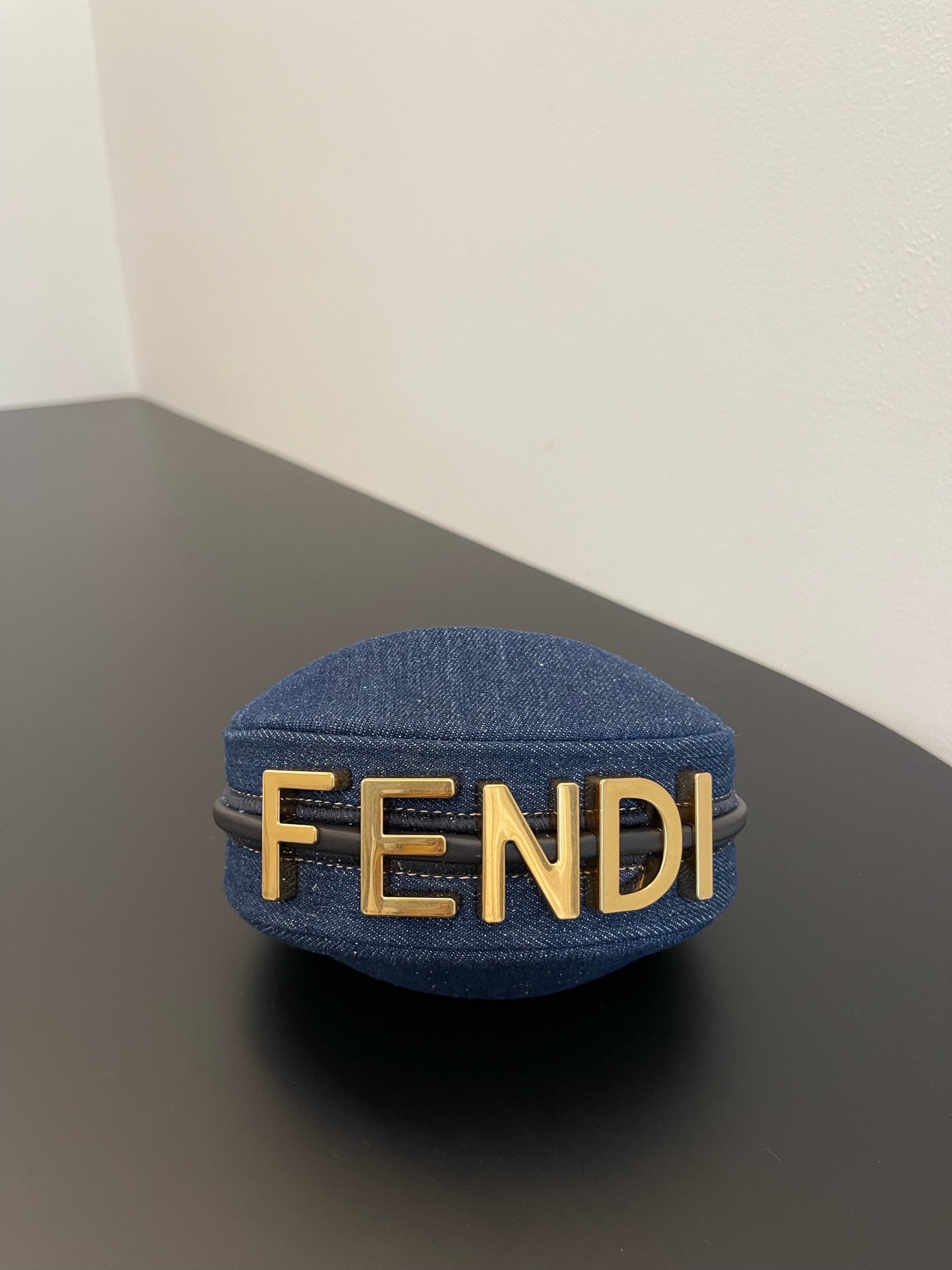 F**di praphy-16.5x14x5cm