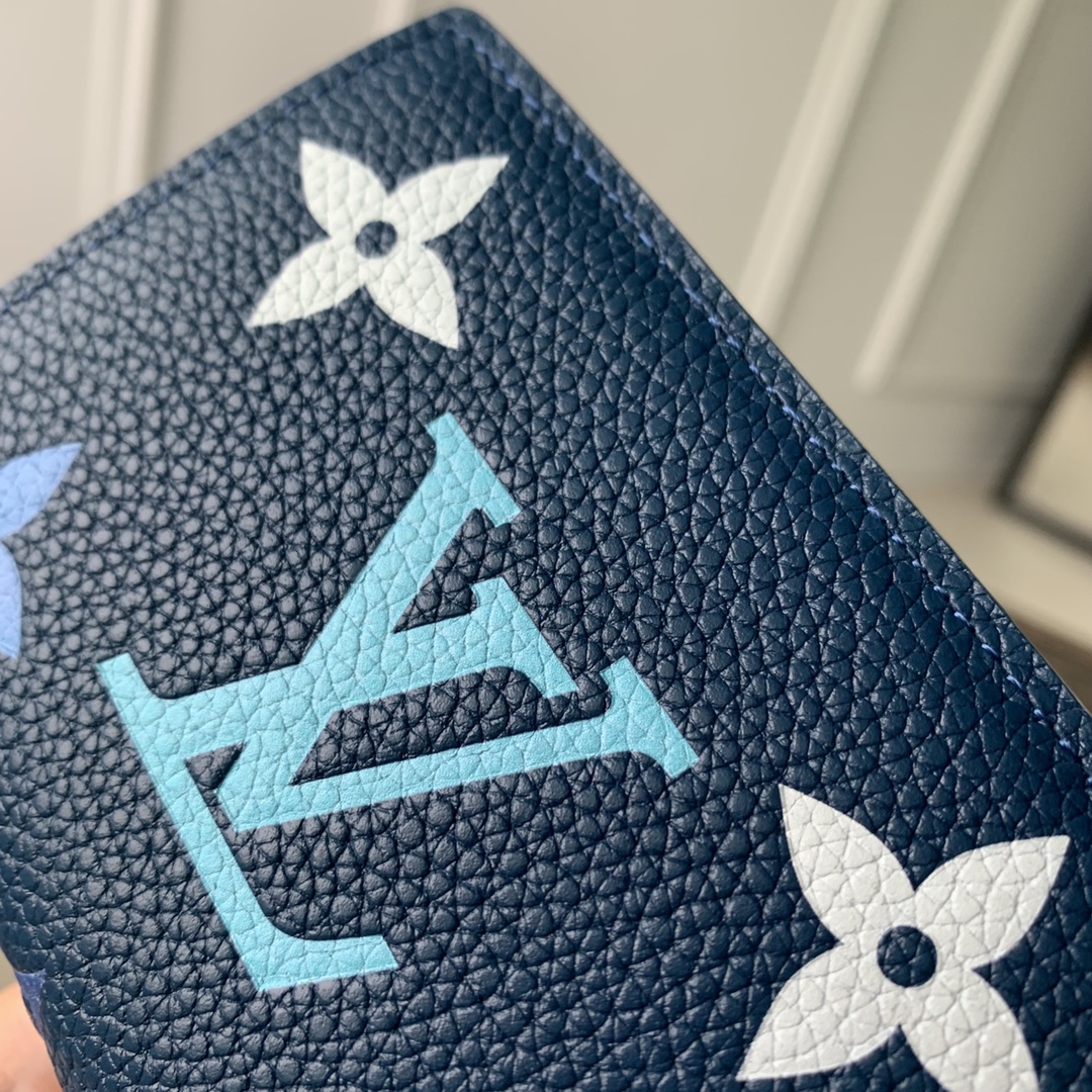 l0*is V*t0n cléa wallet-11*8.5*3.5cm