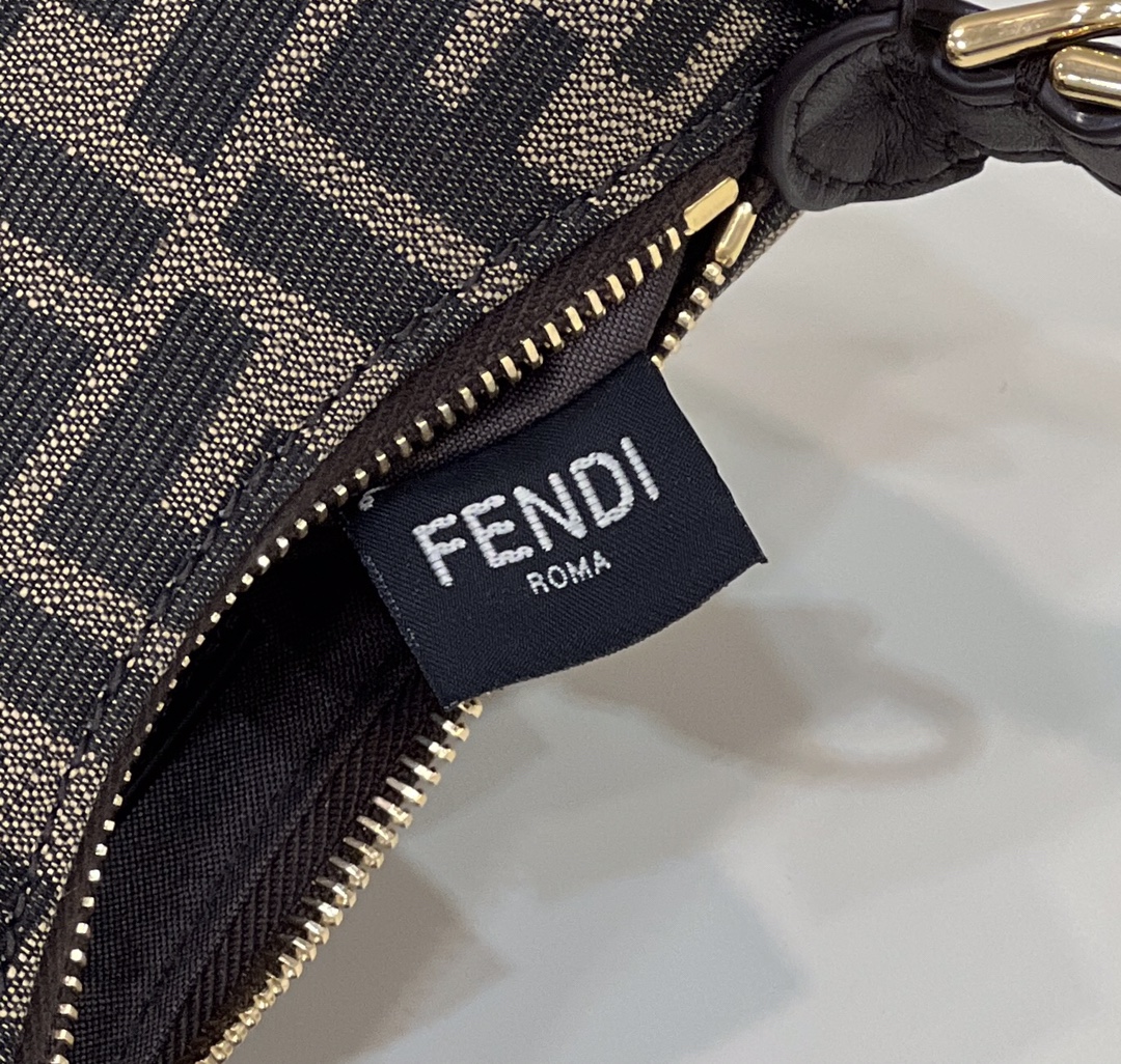 F**di graphy bag-16.5x14x5cm