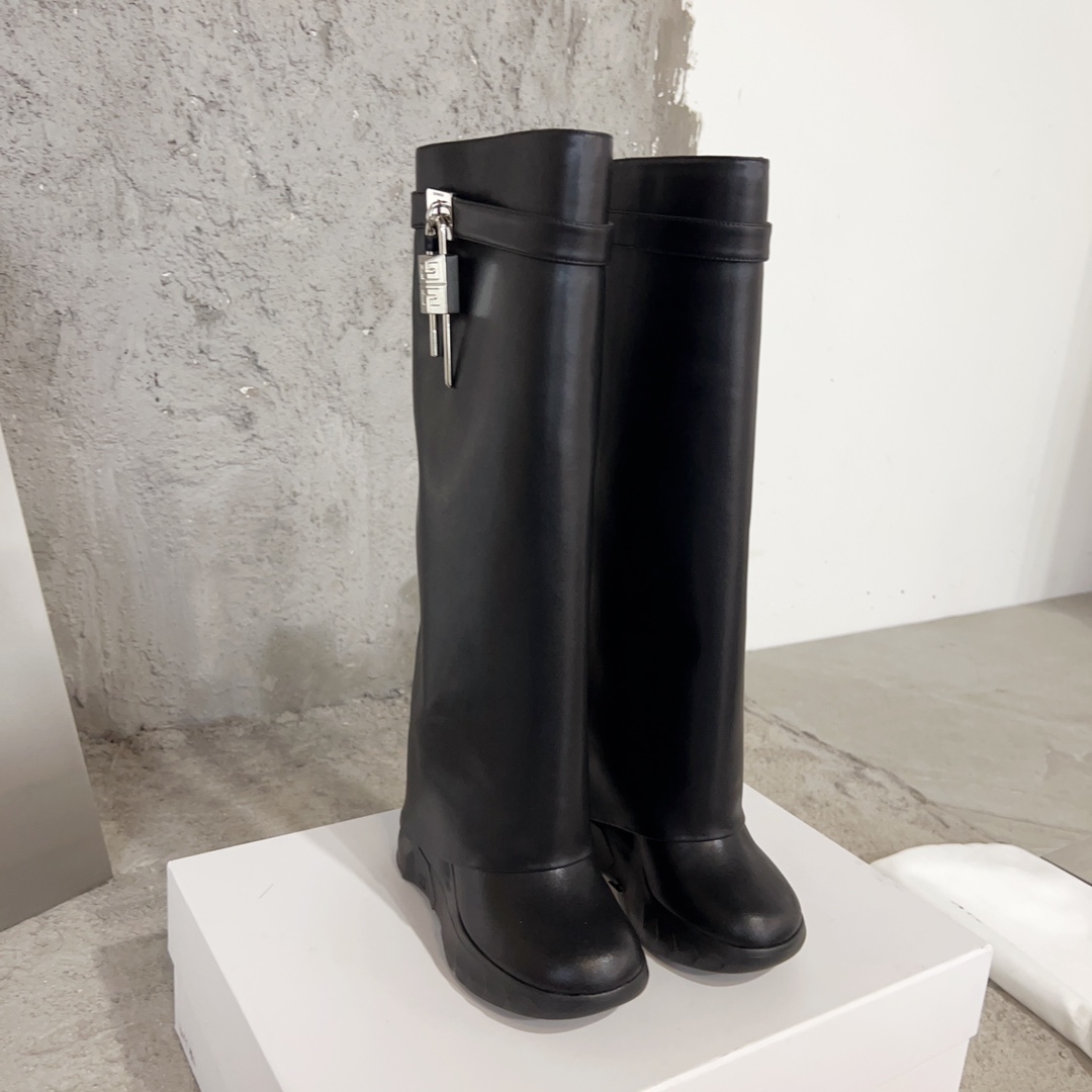 G1uenchy boots(eu35-41)