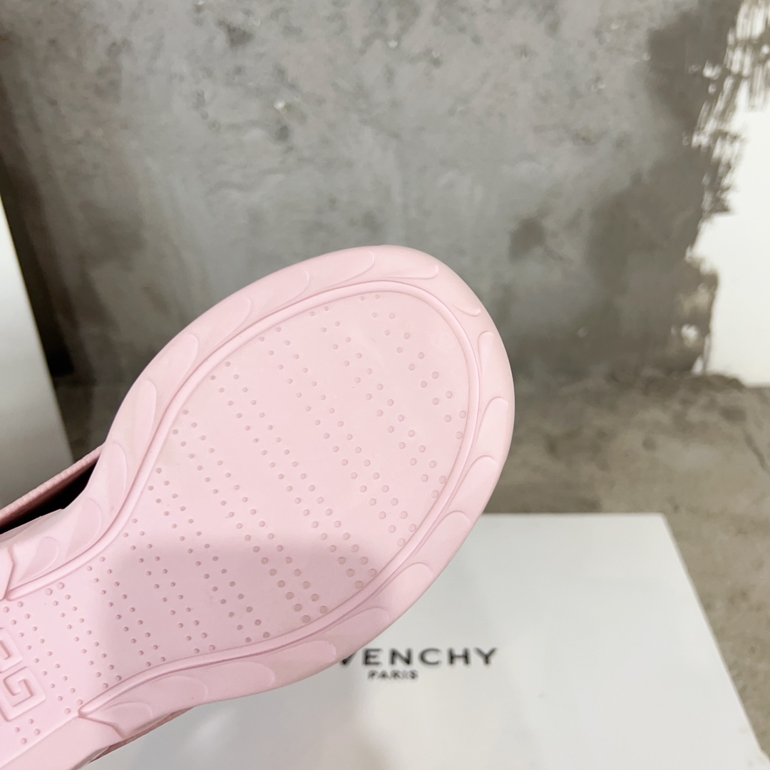 G1uenchy boots(eu35-41)
