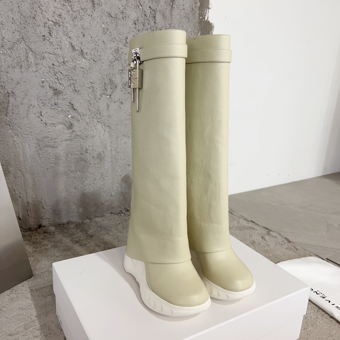 G1uenchy boots(eu35-41)