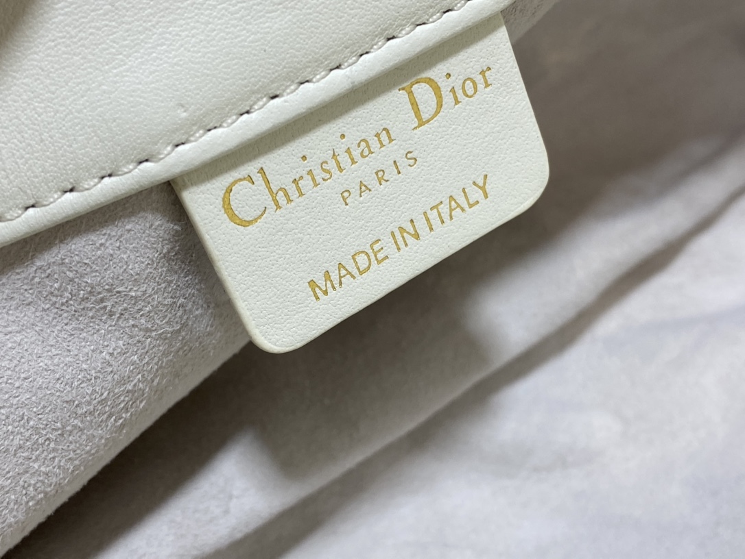 di0r D*or ammi bag-27 * 15 * 12cm