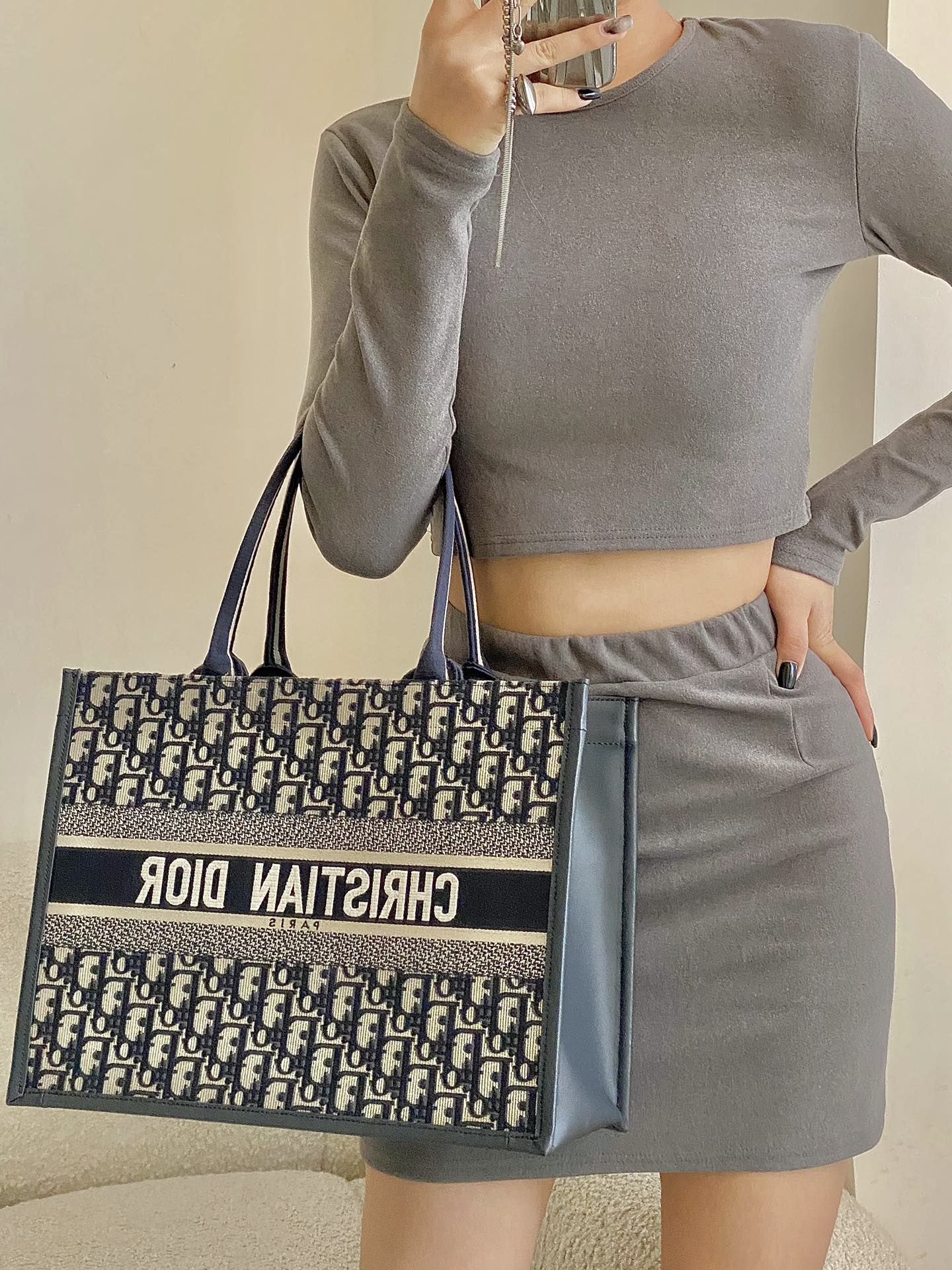 D*or small book tote-36.5cm
