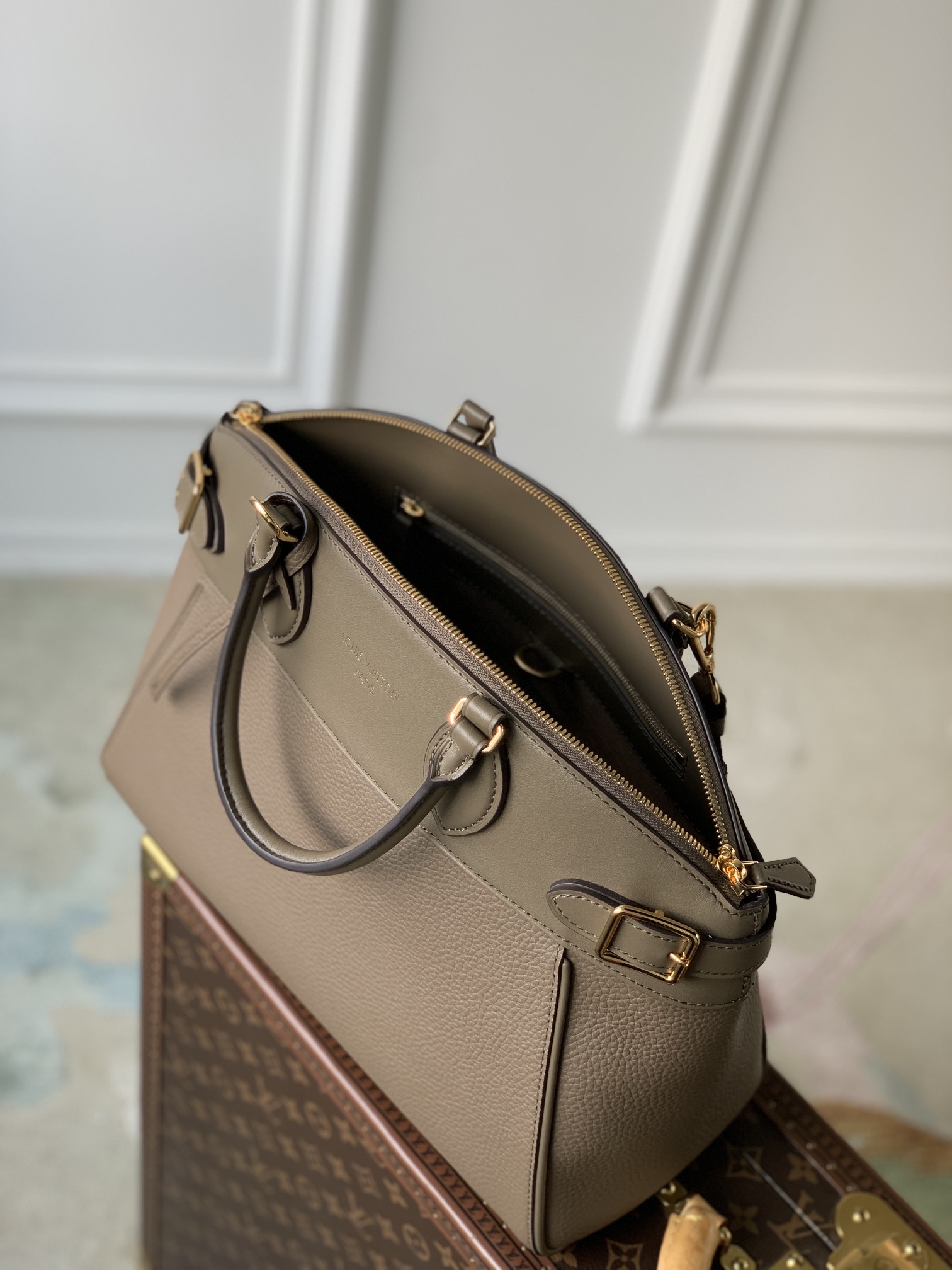 l0*is V*t0n lock it tote mm-36×29×15cm