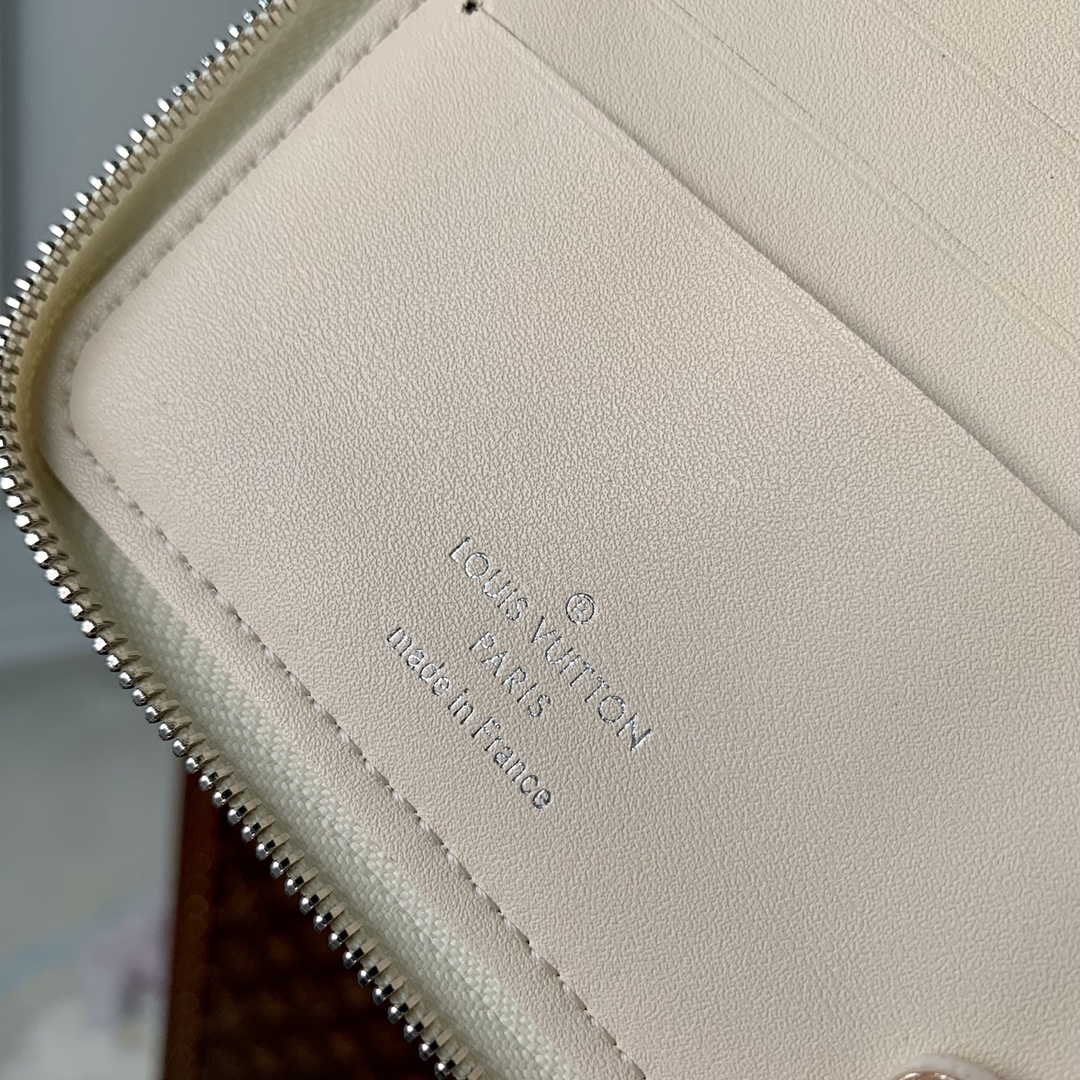 l0*is V*t0n wallet-m81558-11.5 x 10.5 x 2cm