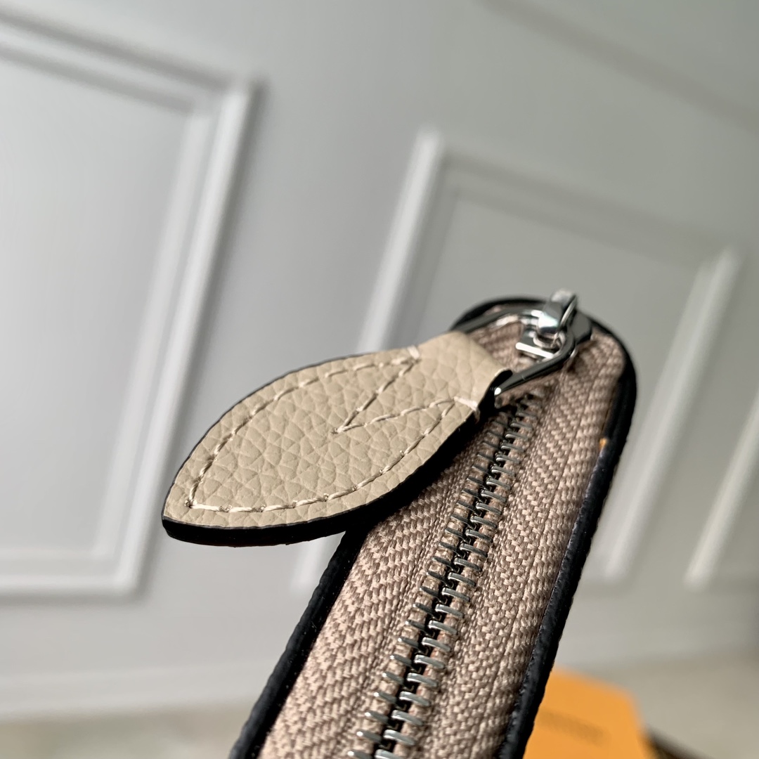 l0*is V*t0n wallet-m81558-11.5 x 10.5 x 2cm