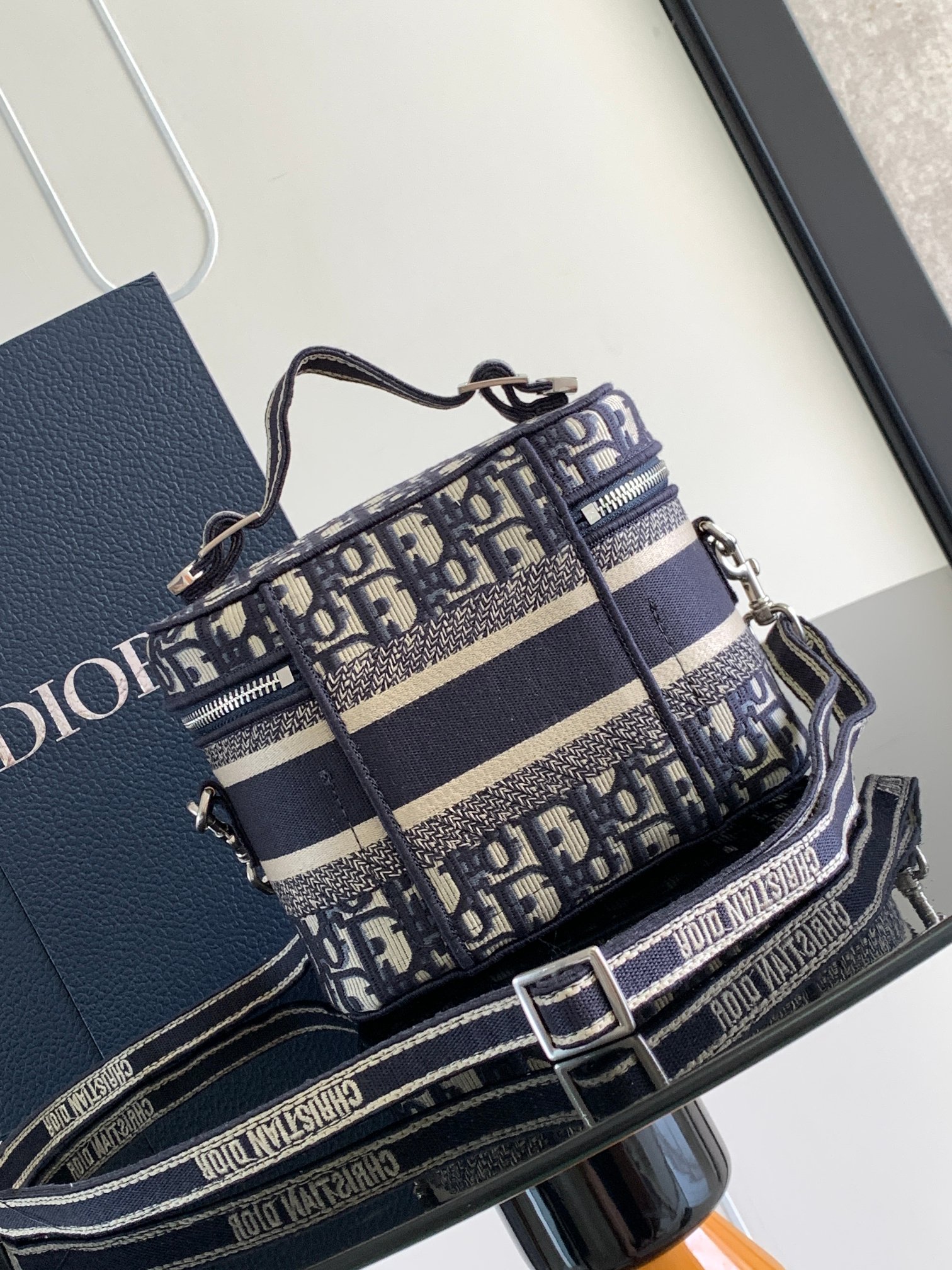 D*or signature vanity bag-24*14*18cm