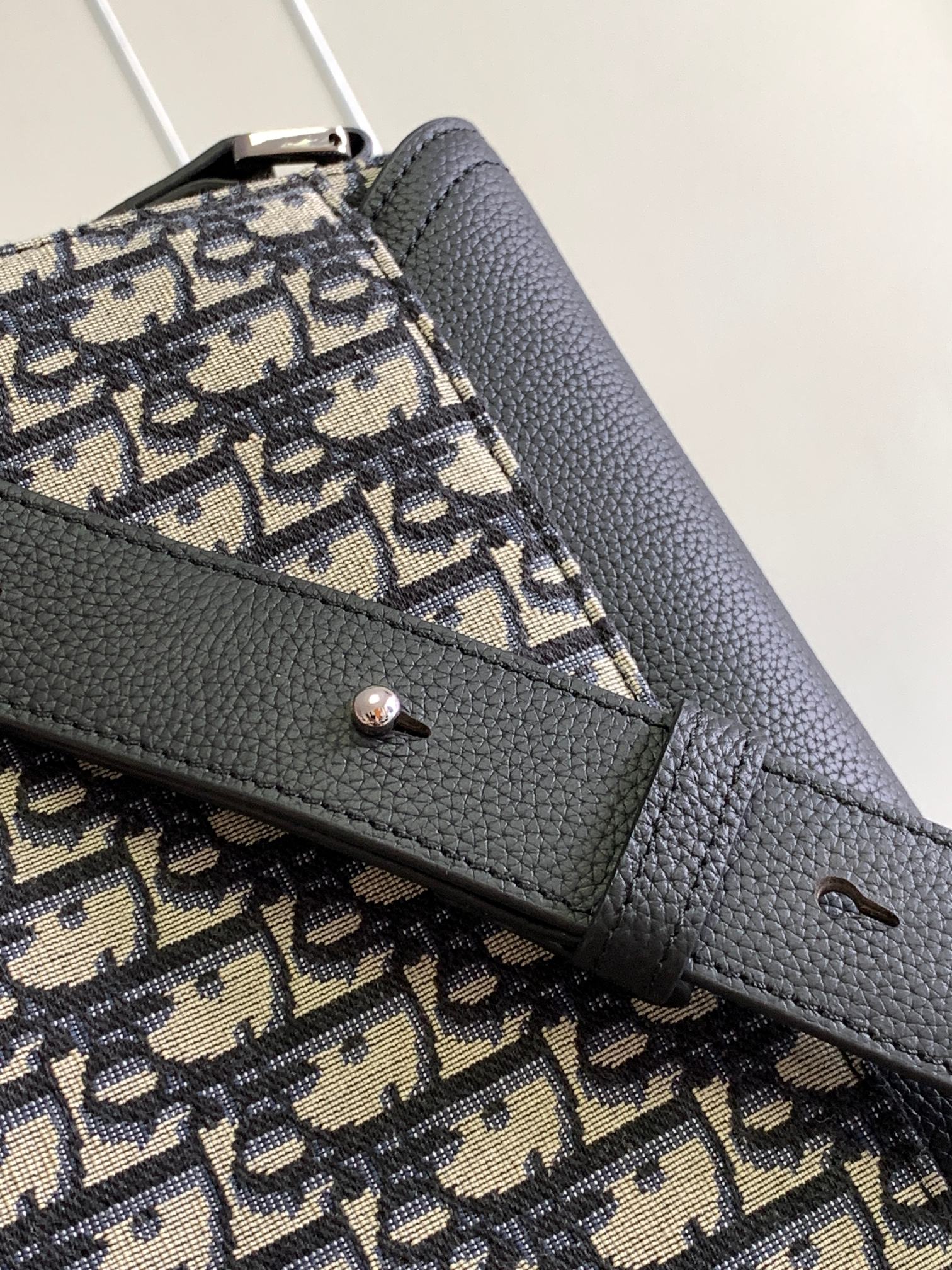 D*or saddle messenger bag-23 x 18 x 6cm