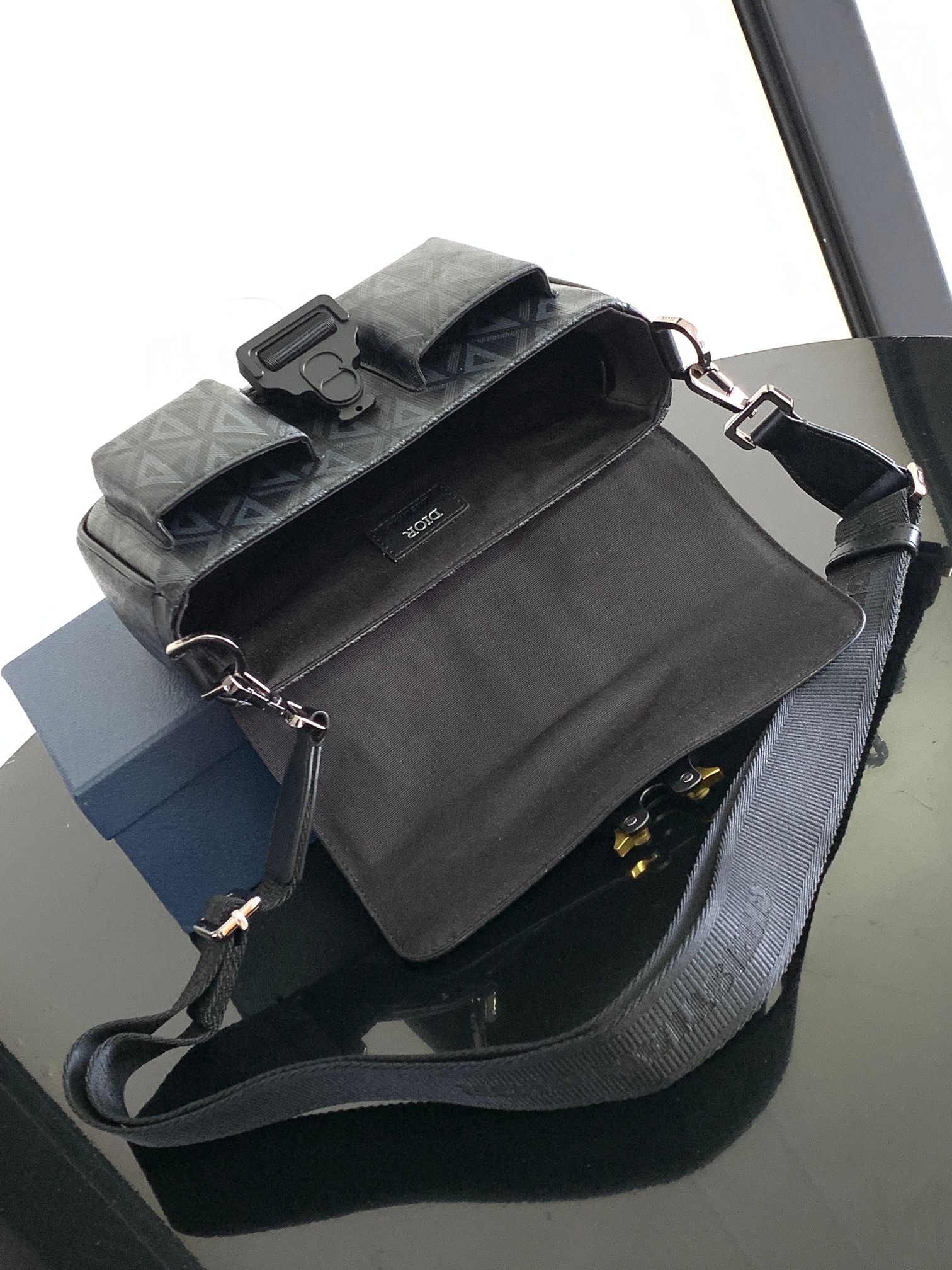 D*or hit the road handbags-27 x 17 x 9cm