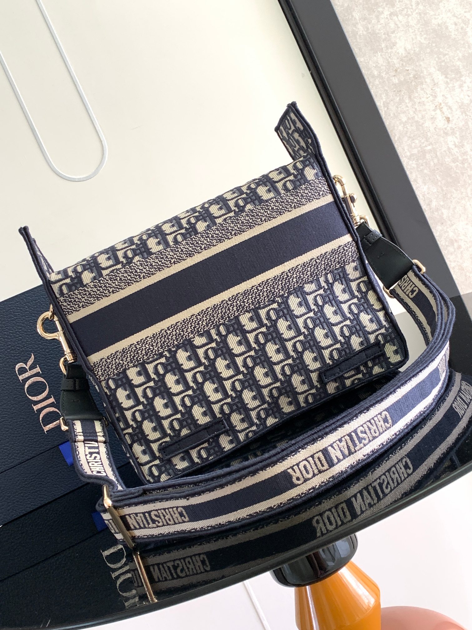 D*or oblique messenger bag-28×24×12cm