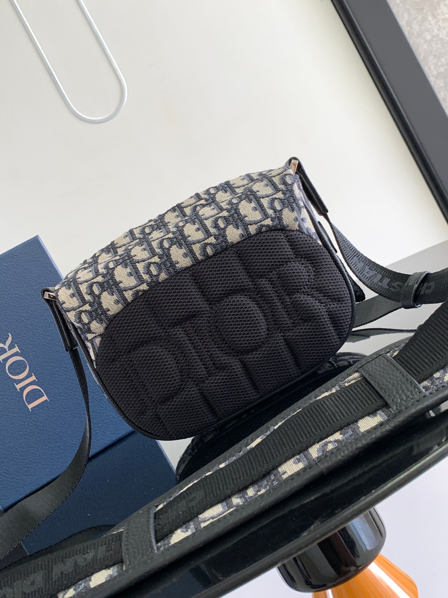 D*or explorer crossbody bag-20 x 15 x 5cm