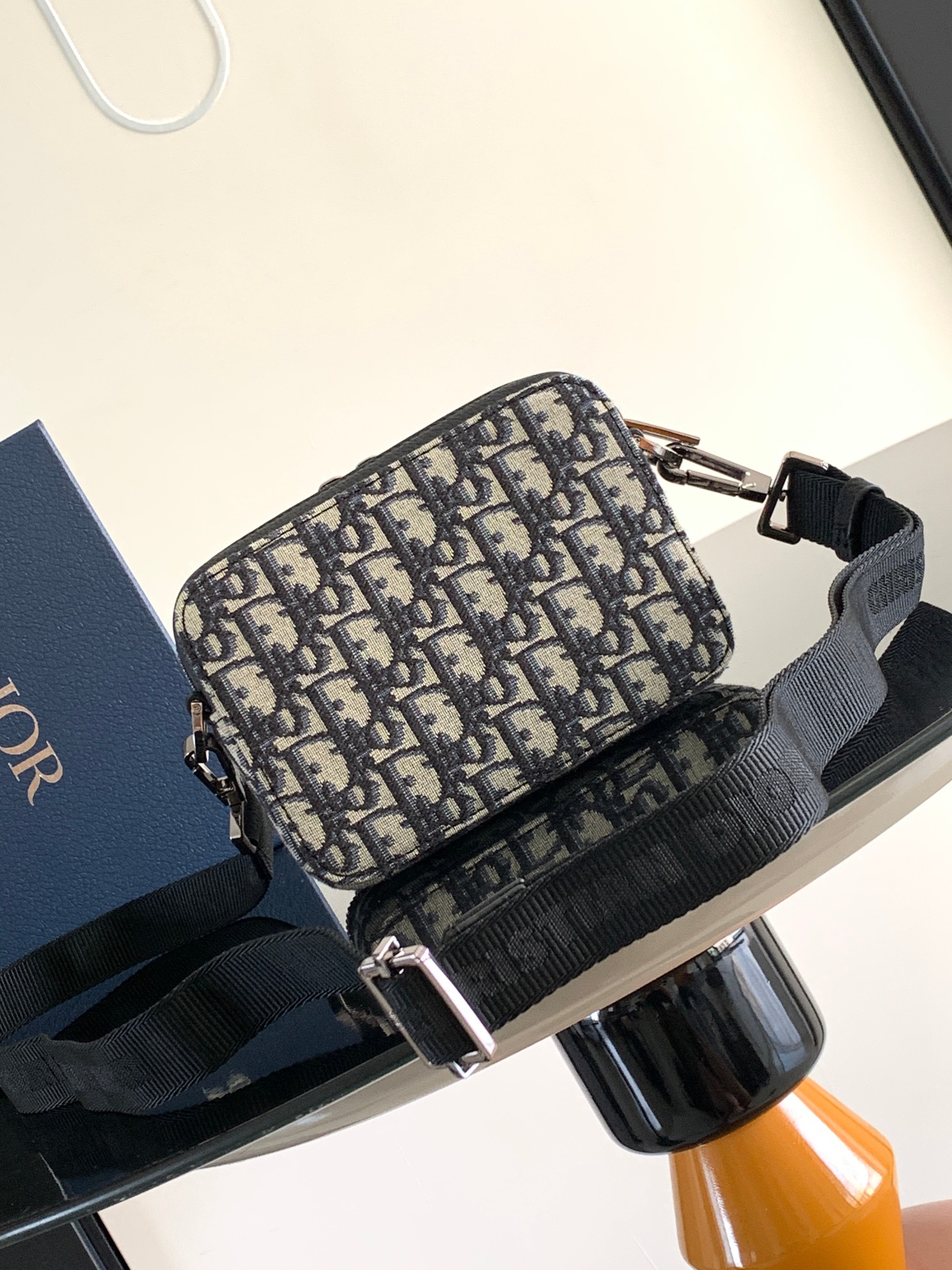 D*or essentials bag-17*12.5cm