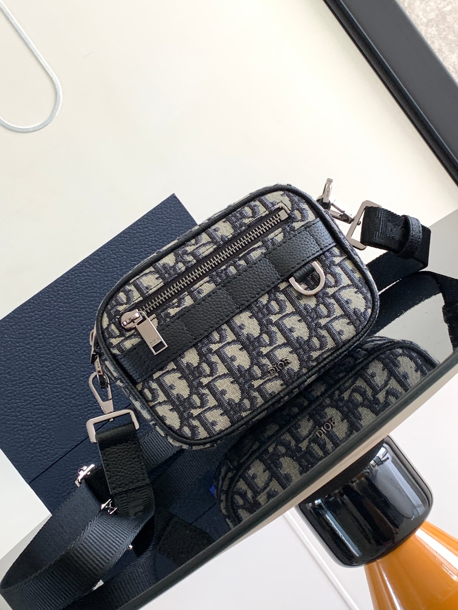 D*or safari messenger bag-17 x 12.5 x 4cm