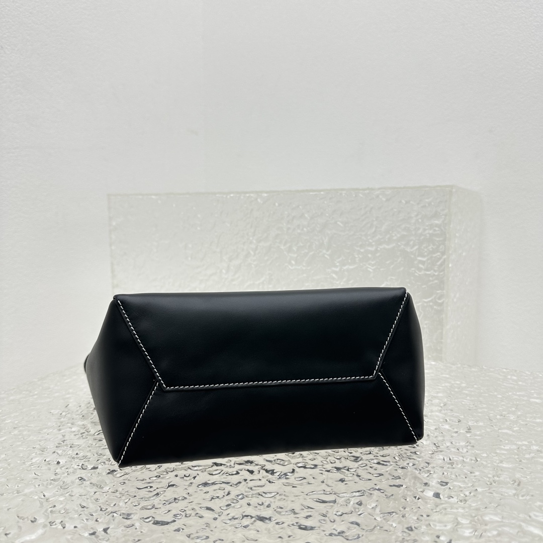 M*um*u hobo bag-22*11*14cm