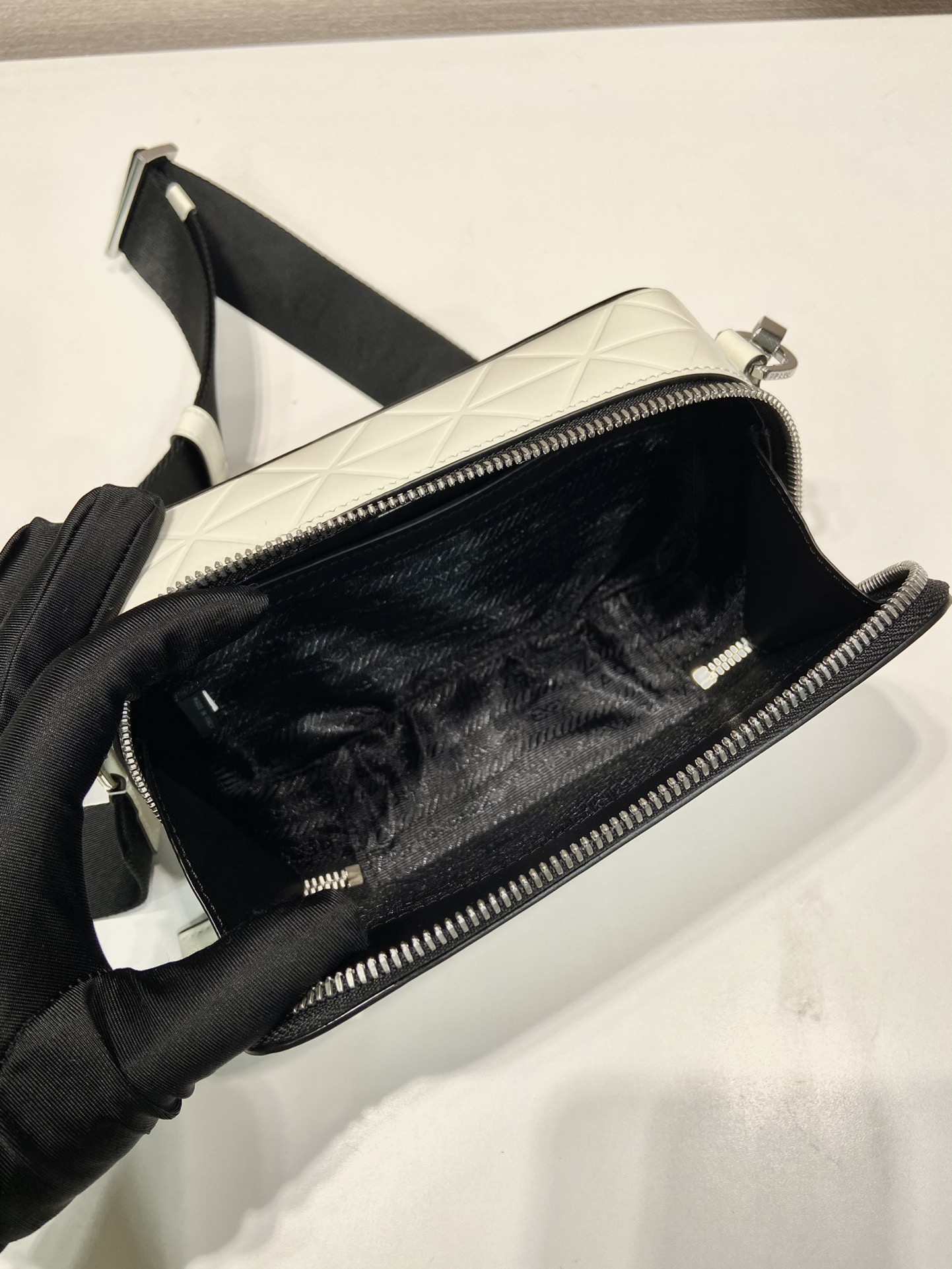 Pra*a camera bag 2vh070-19*12.5*5.5cm