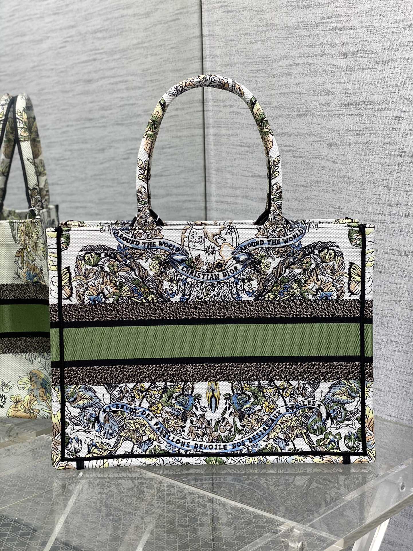 D*or small book tote-36.5cm