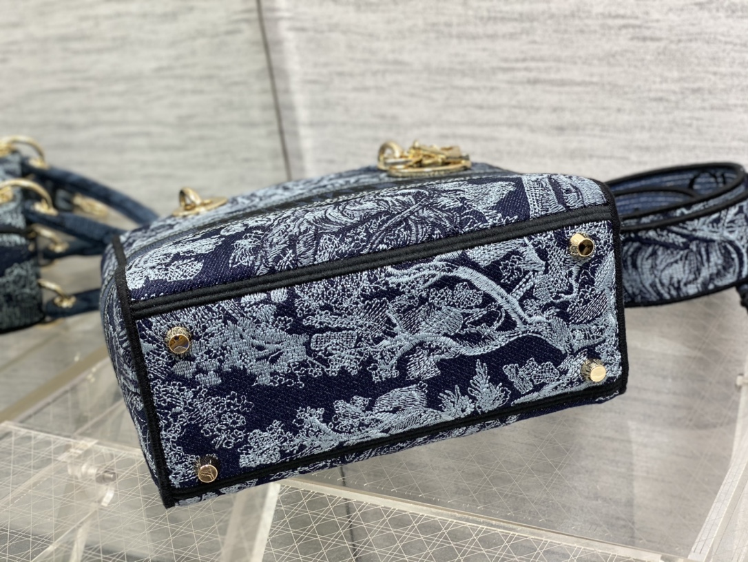 lady D*or handle bag-24cm