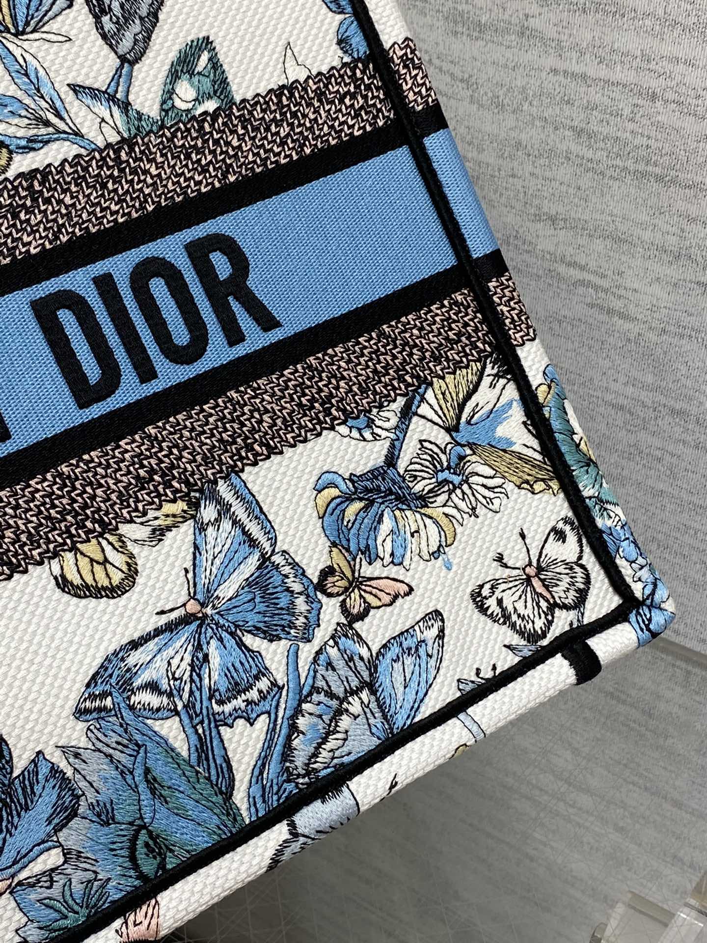 D*or small book tote-36.5cm