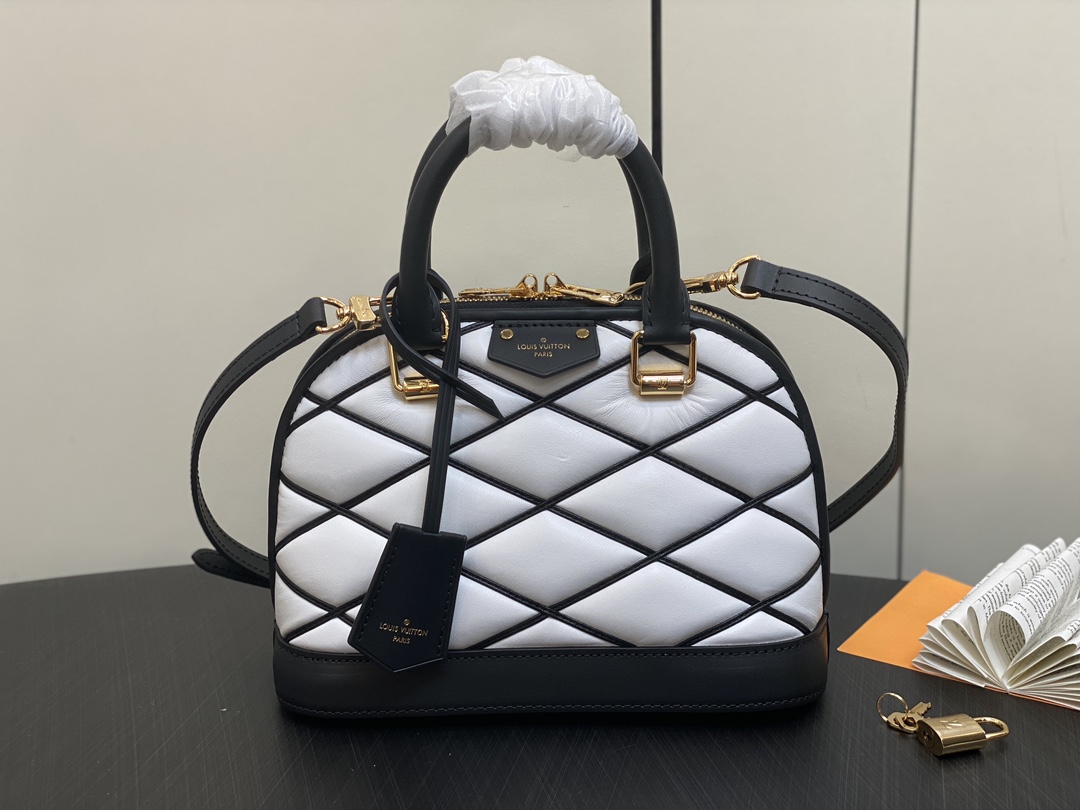 l0*is V*t0n m22878 alma bb-23.5 x 17.5 x 11.5cm