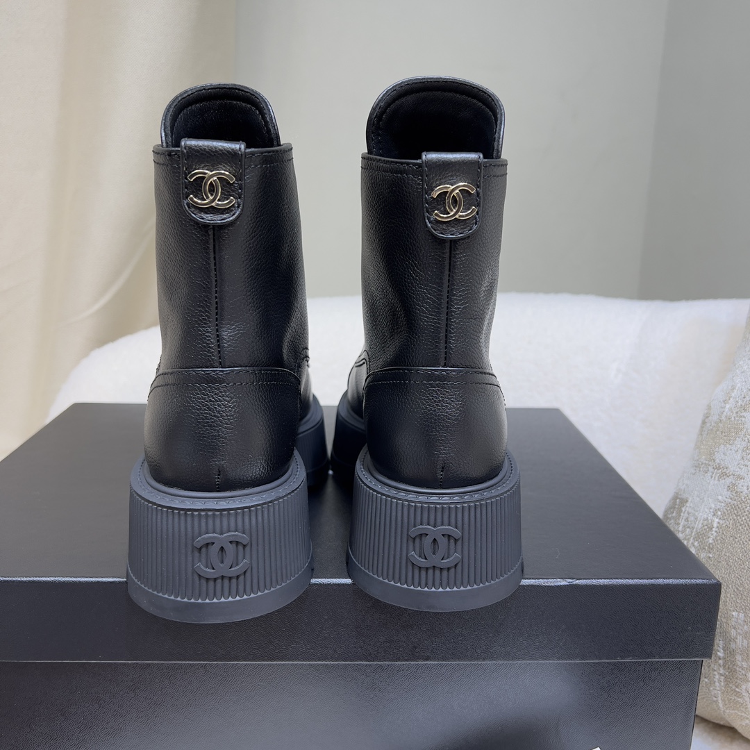 Ch@nel Boots