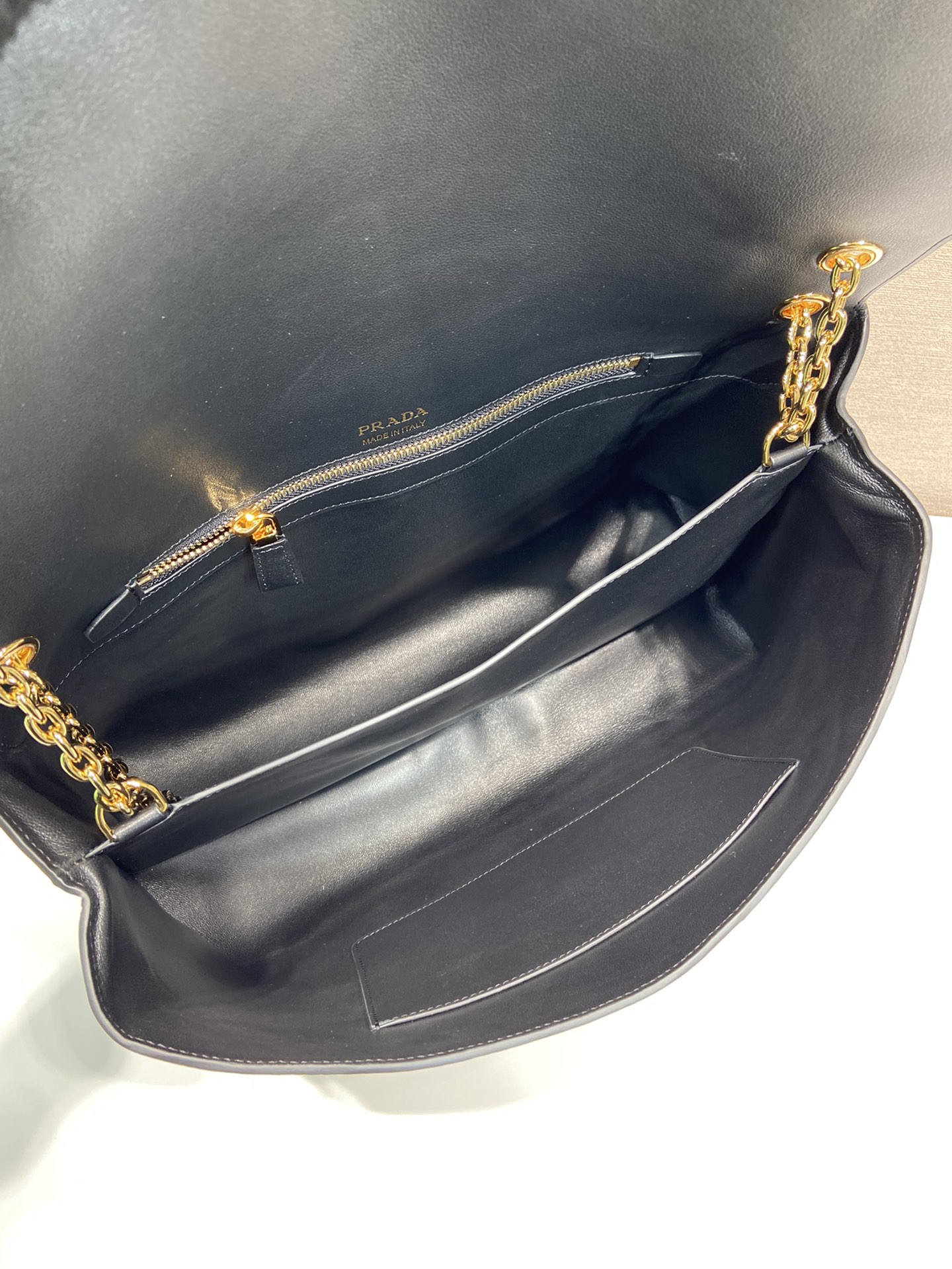 Pra*a1bd068 flap bag-38*23*12cm