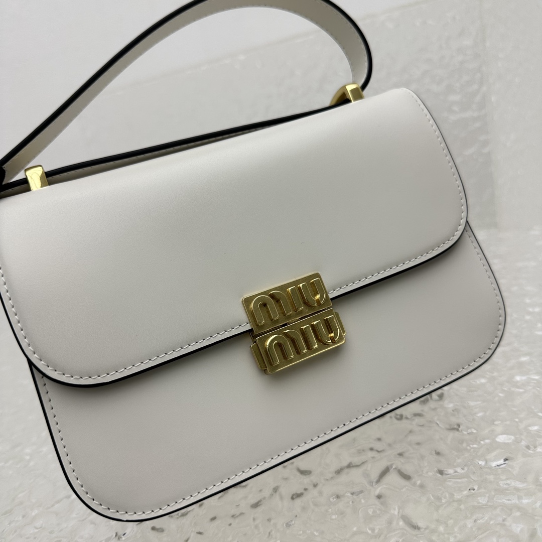 M*um*u box bag-20*13.5*5.5cm