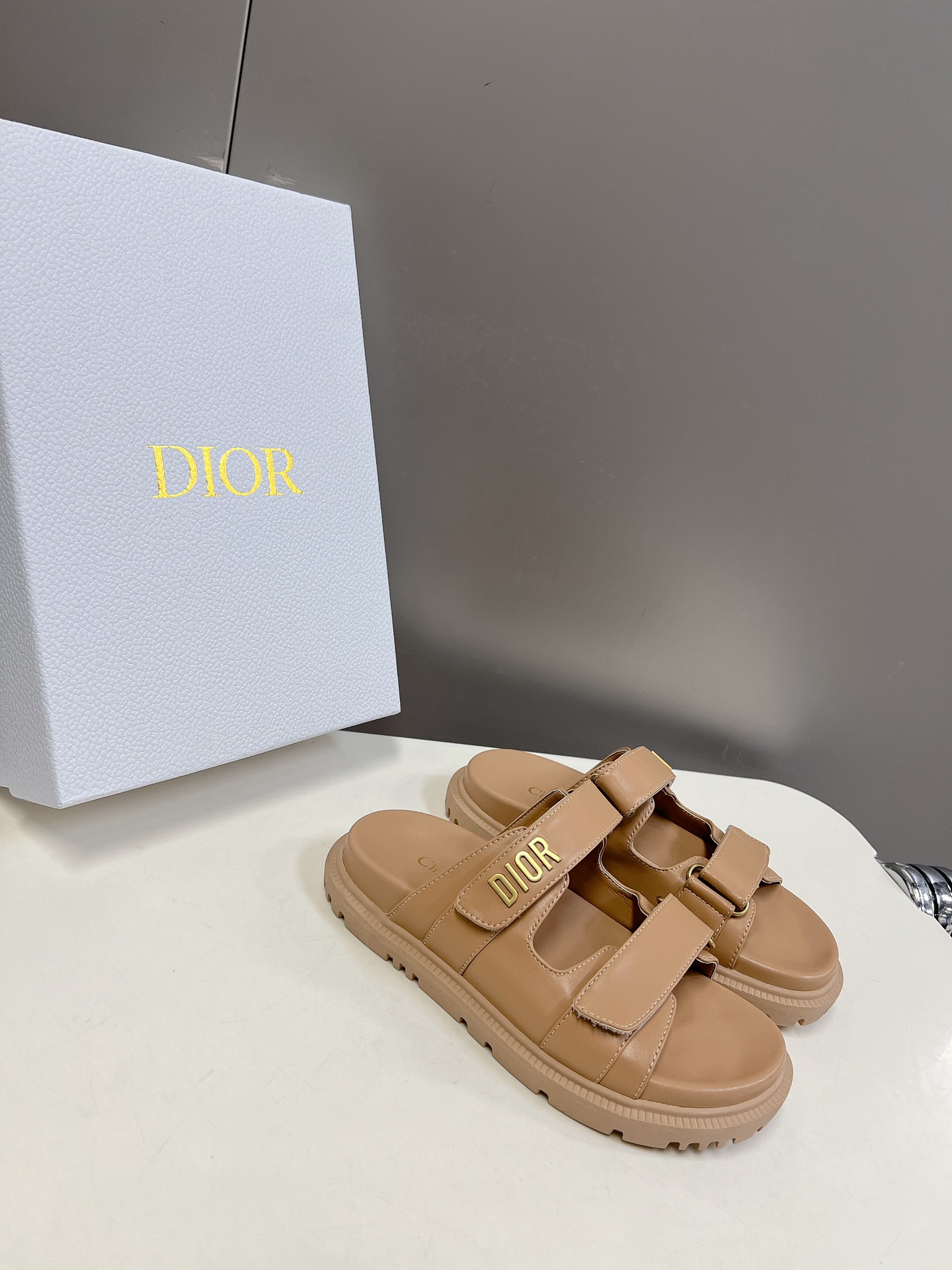 D*or sandals